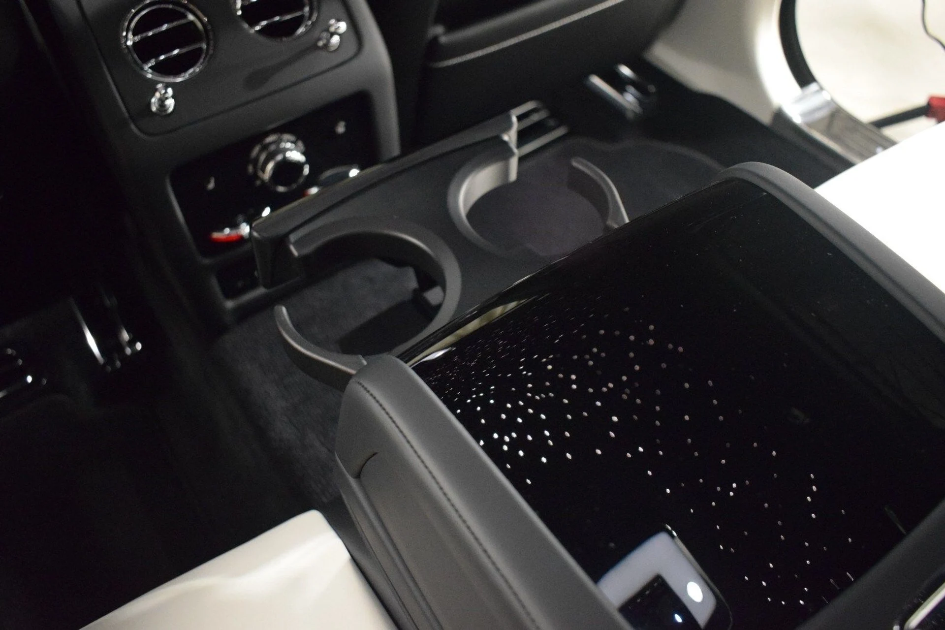 mph020_2087852408_a4aa5893f002ef88f23df767f6f9251cx_bace106293