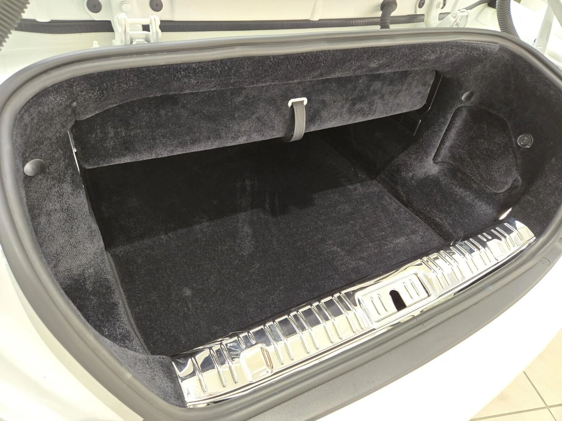 mph020_2090403905_Used_2016_Rolls_Royce_Dawn_1753165558_84ce780ed2
