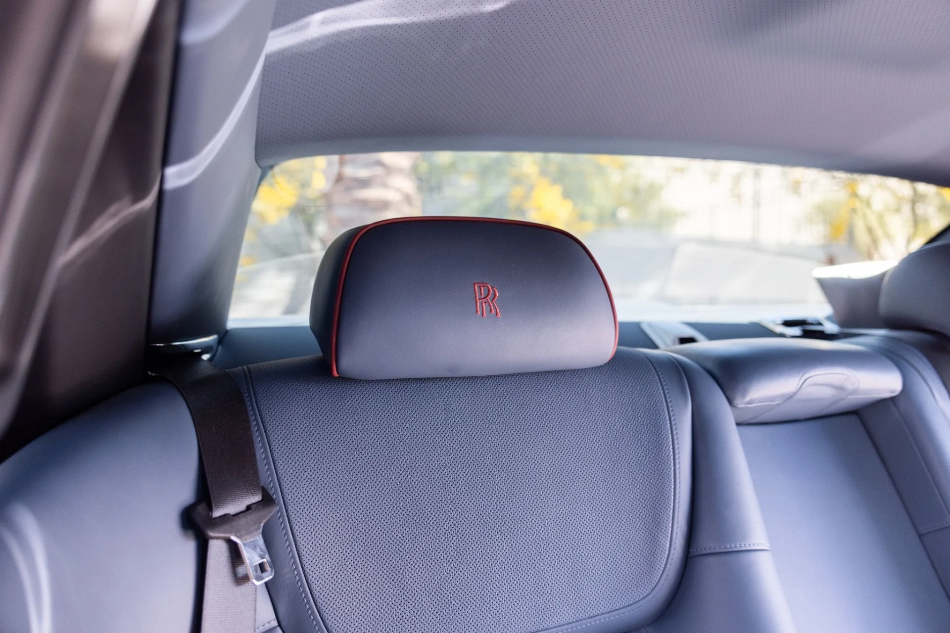 mph020_209634940_Used_2017_Rolls_Royce_Ghost_1774567840_24205d2d16