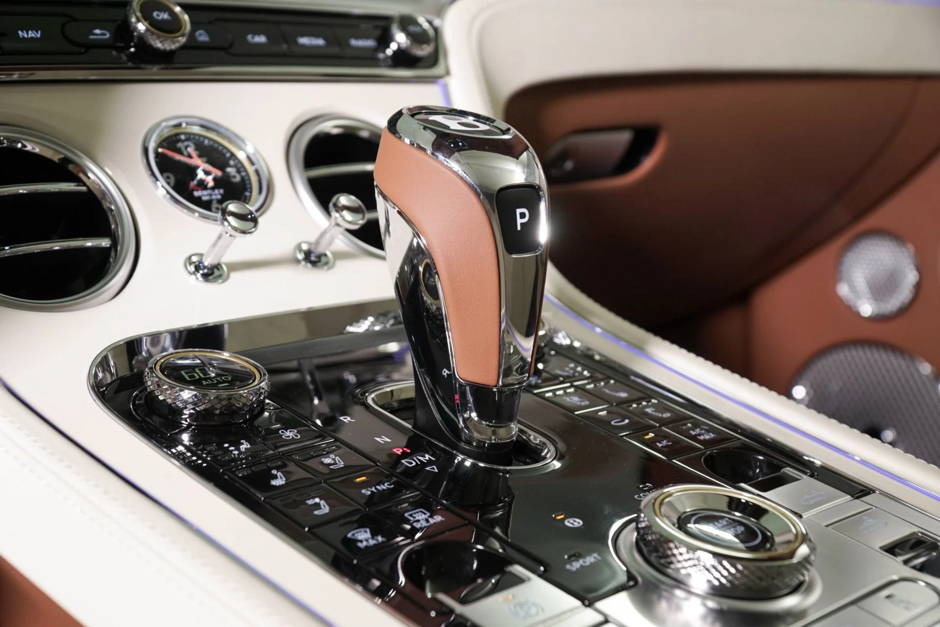 mph020_210098850_New_2026_Bentley_Continental_GTC_Azure_1771012045_105d338726