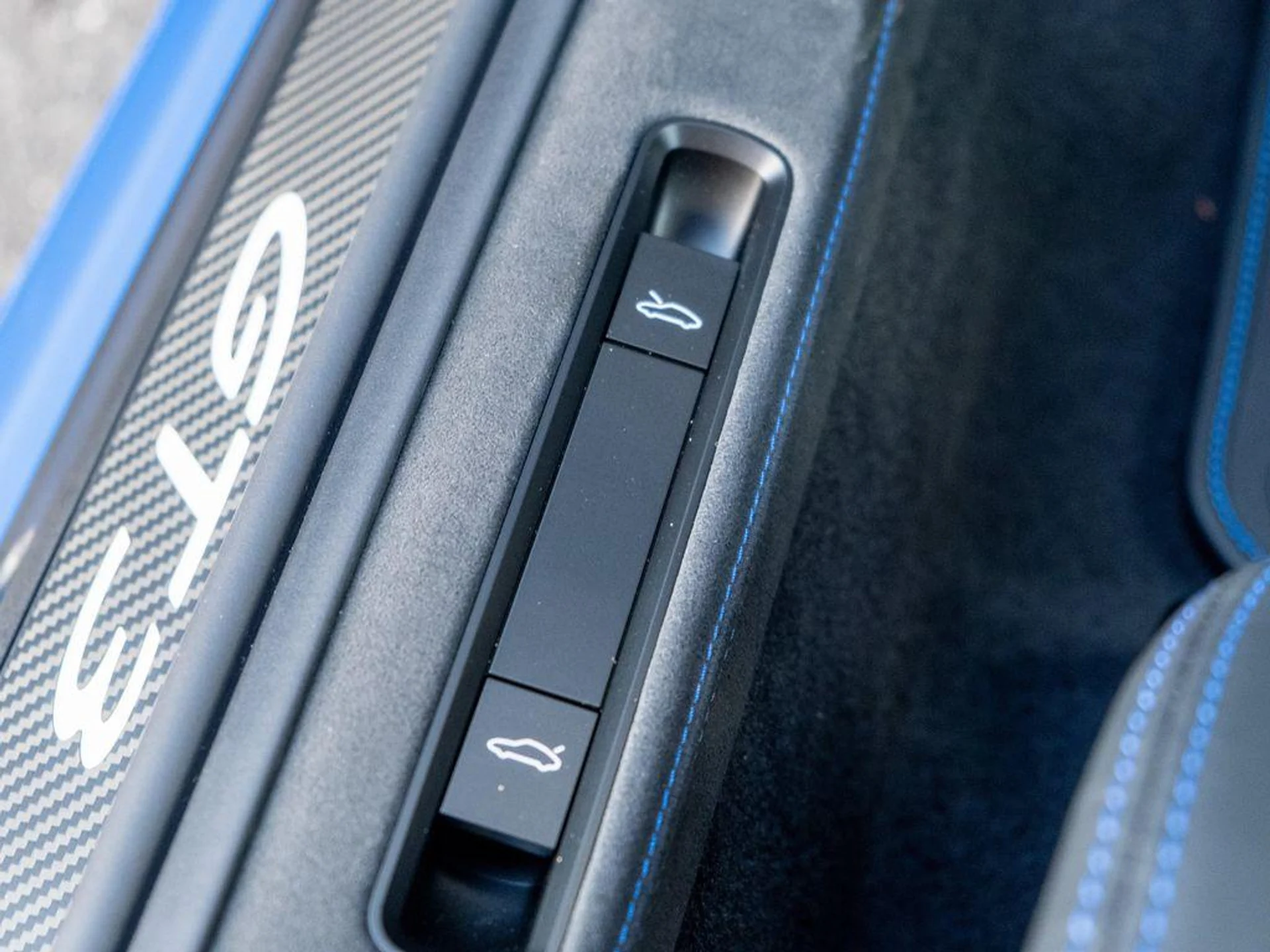 mph020_2101642776_c_Kvy_Z1t8_ssd_ZH_Ajei44fv_U3_Q_Zs_f2752e5e04