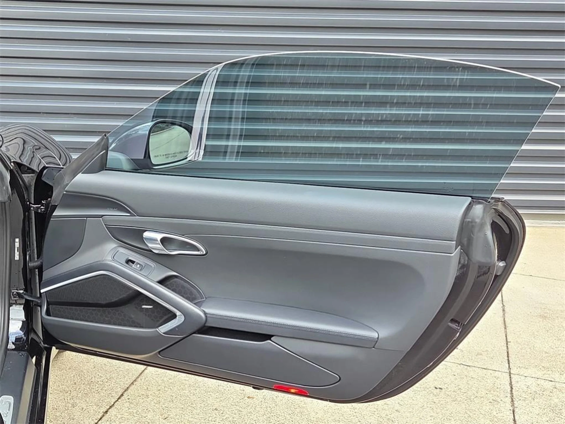 mph020_2102298452_347777b81odnvuigq_Yw_L_Yow8_QA_ee91f5f1f4