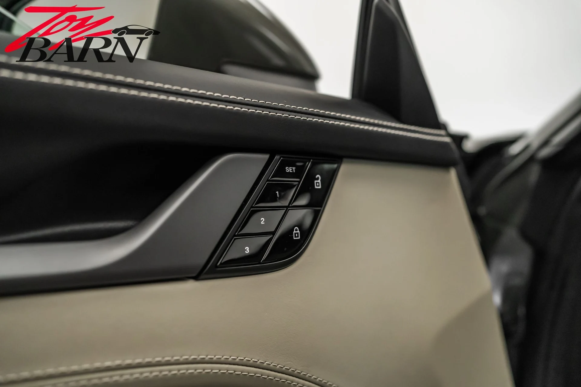 mph020_2103743062_4eb86f1f8eb21661d731b3004bc6596bx_66fed3c674