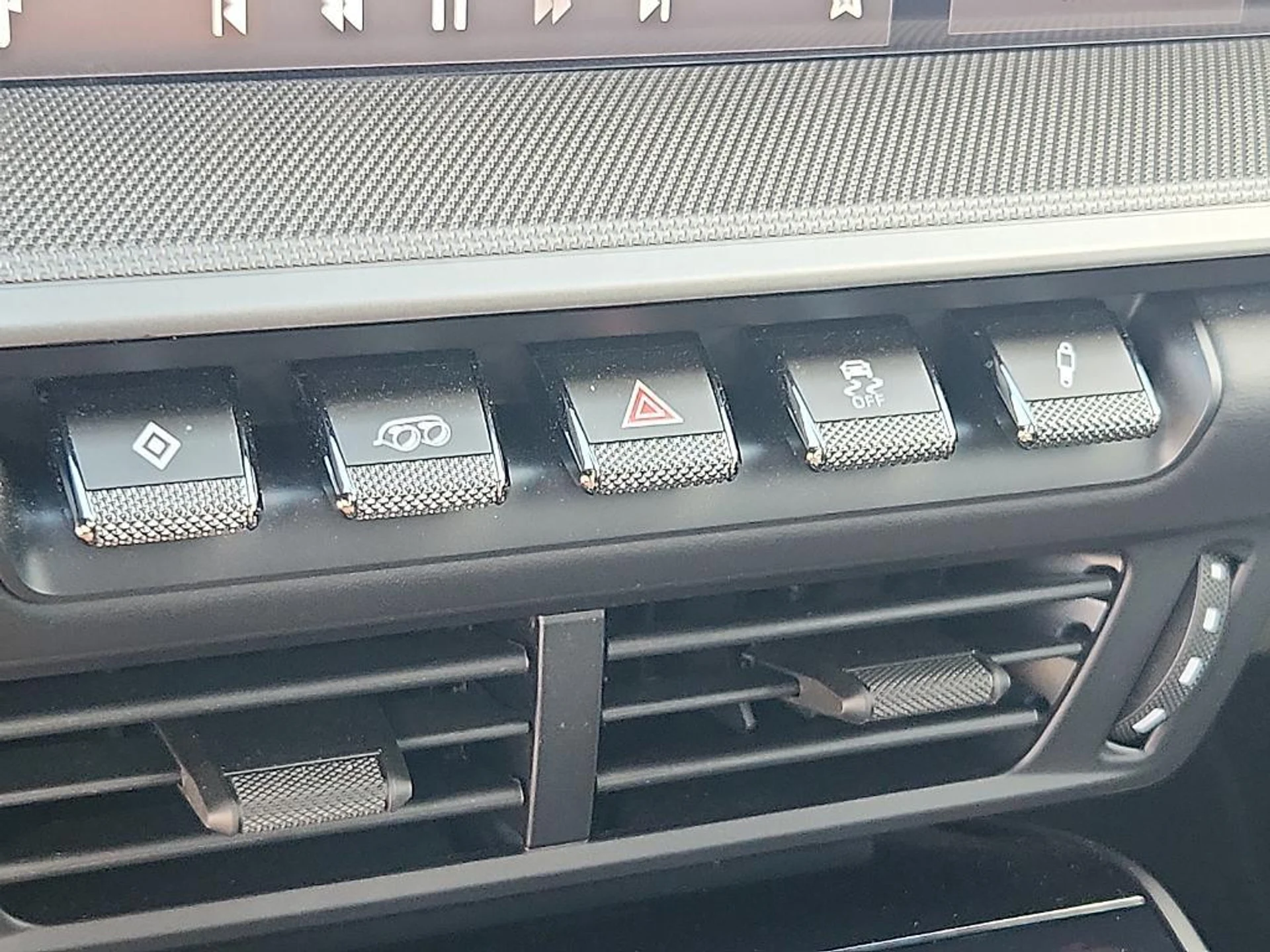 mph020_2104268274_C0qvex5_Uq_Hu_WM_Cq1_Kffvy3_I_P3_Y_1e9528b705