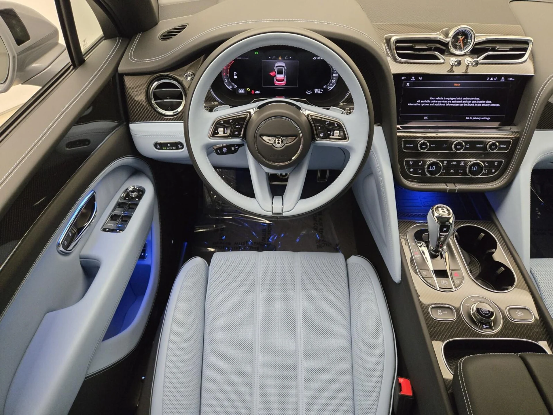 mph020_2120967542_Used_2025_Bentley_Bentayga_V8_1755588418_946f19b03e