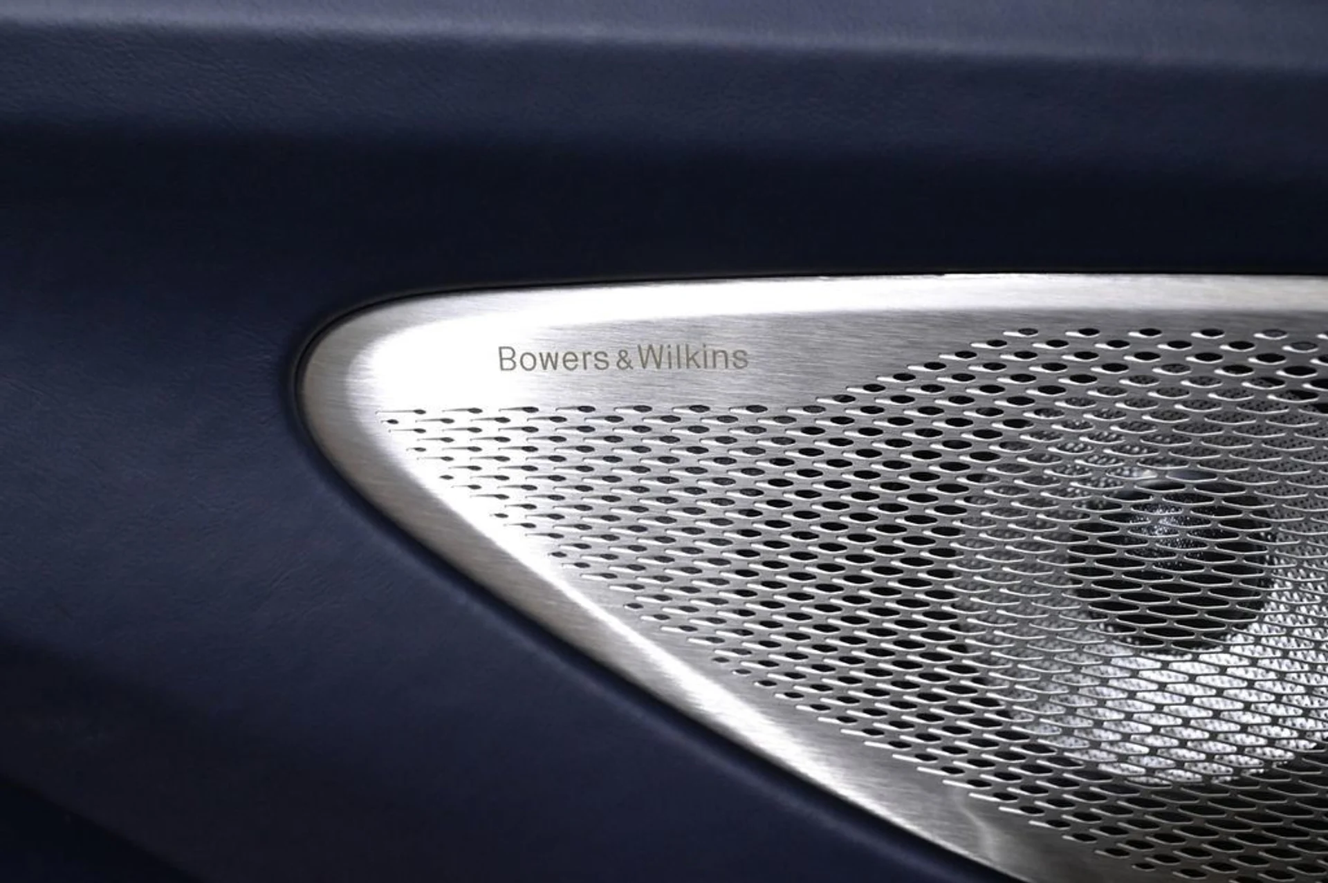 mph020_2126291362_new_2026_aston_martin_vantage_sroadster_11350_23021666_21_1024_3aa6353e12
