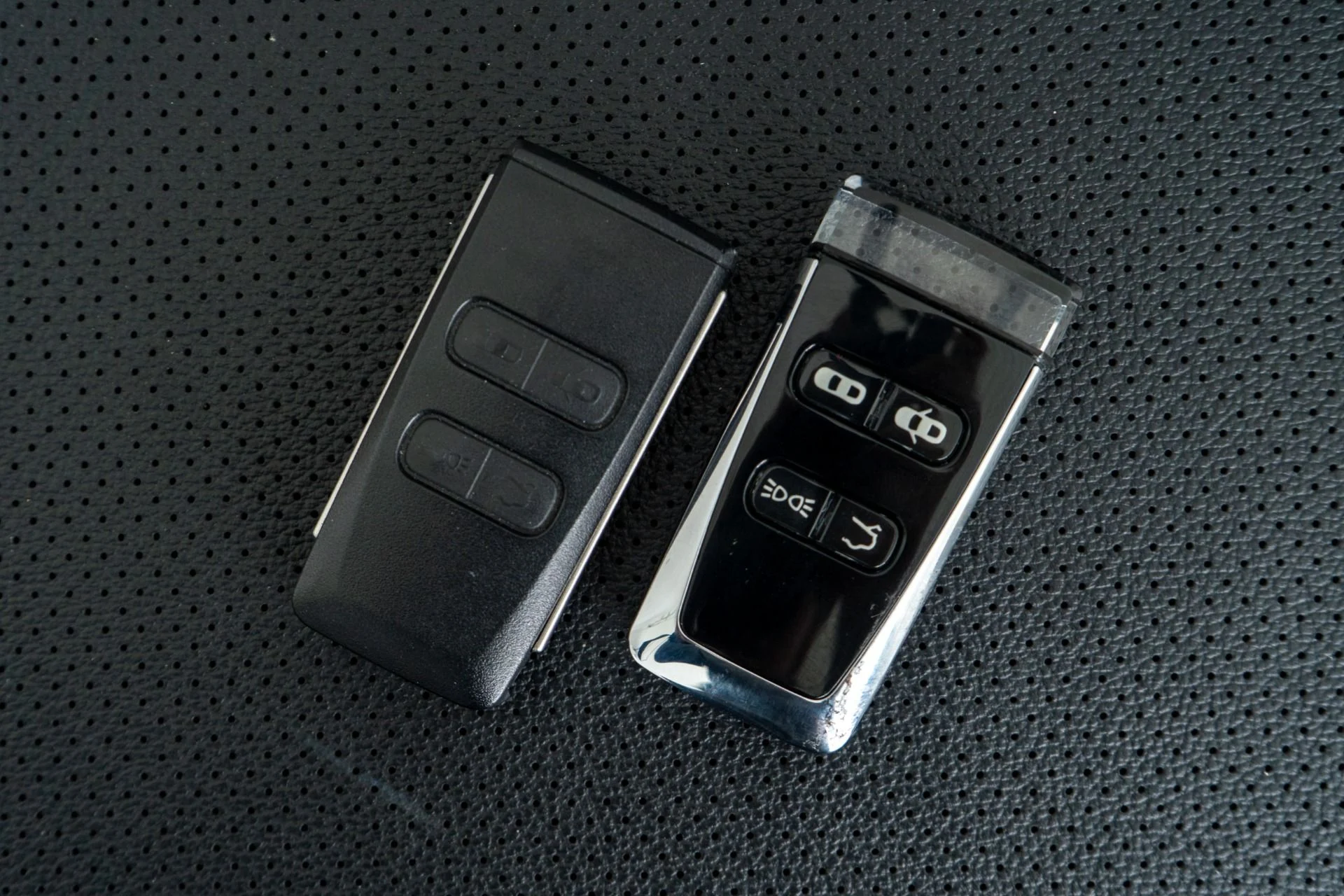 mph020_2128935652_Used_2018_Aston_Martin_Vanquish_Zagato_Volante_74_of_99_Built_Massive_848_K_MSRP_463_Original_Miles_1767103941_5602b36fe4