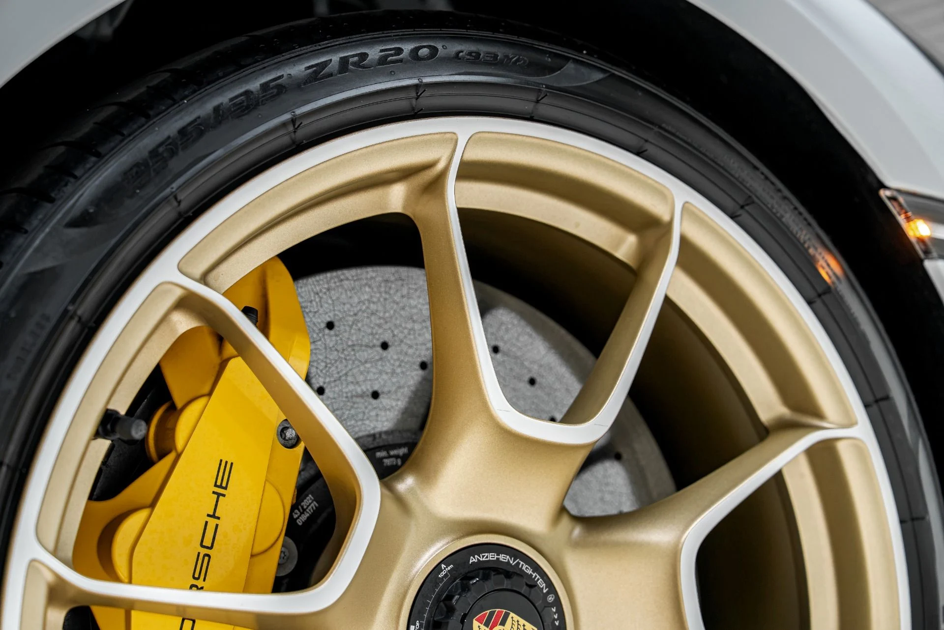 mph020_2129017103_Used_2022_Porsche_911_Turbo_S_1788393859_ae75f88e3b