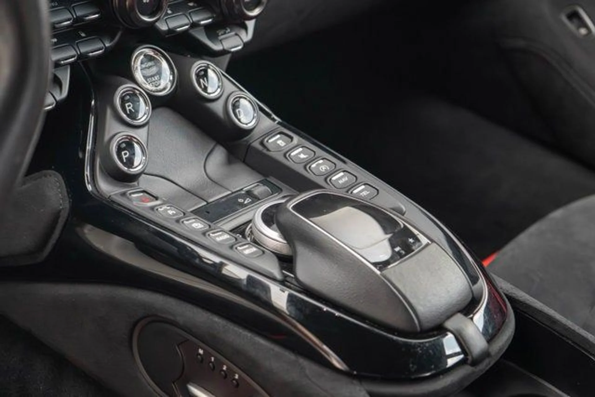 mph020_2134477567_21_ee5a8a1a01