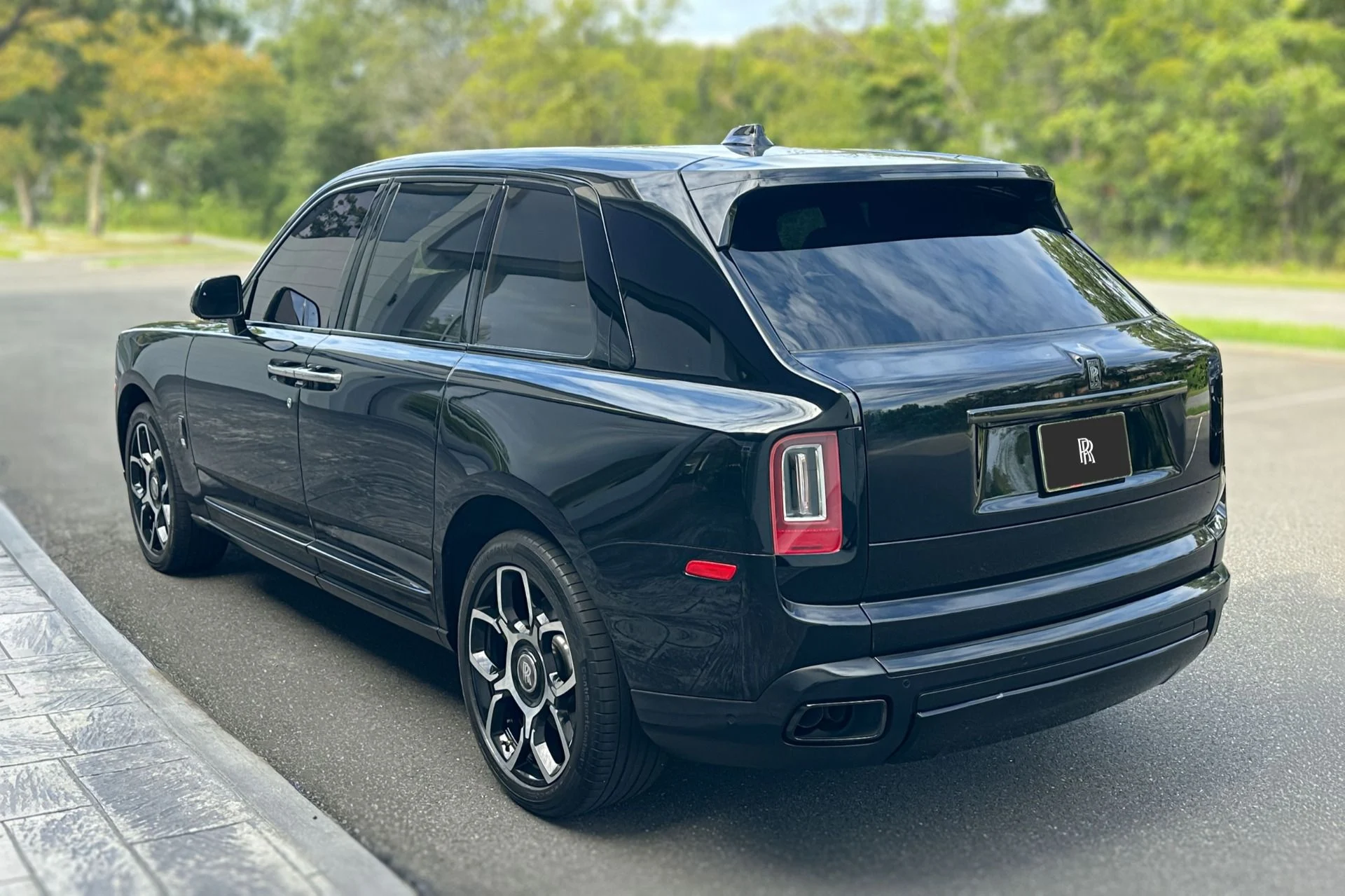 mph020_2134615308_Used_2023_Rolls_Royce_Black_Badge_Cullinan_1790242645_65583e65bb