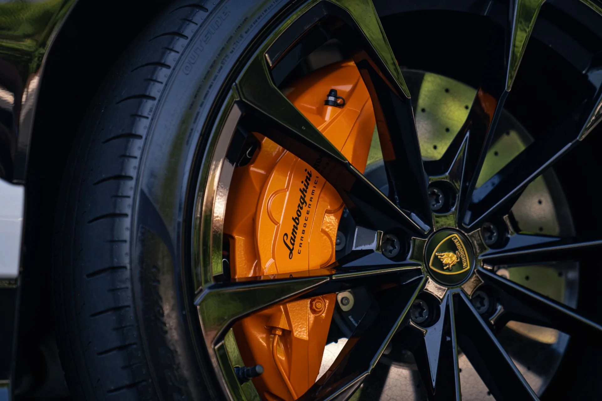 mph020_2137955678_Used_2024_Lamborghini_Urus_S_HUGE_295296_Original_MSRP_Low_Mile_1787089890_7bc2a33155