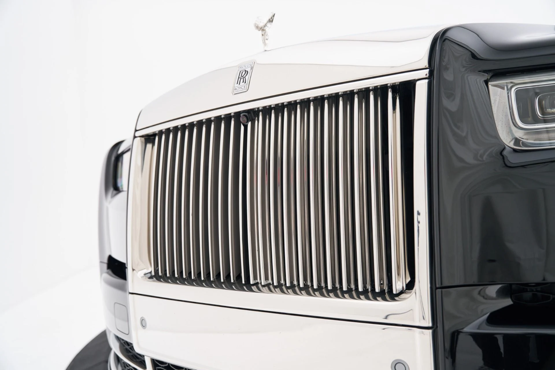 mph020_2139927301_Used_2026_Rolls_Royce_Phantom_Base_1792609433_41b8bce542