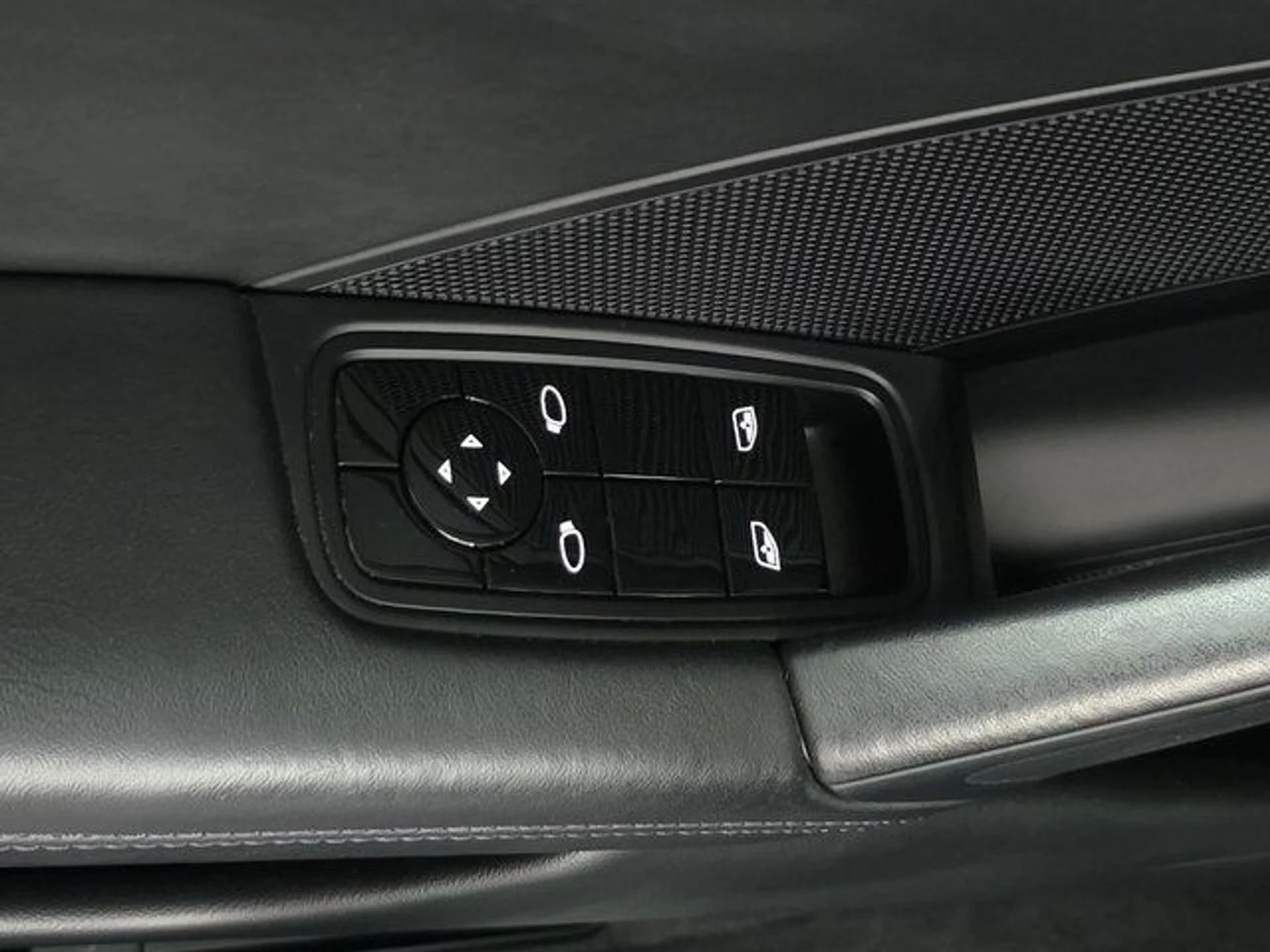 mph020_215374838_896b481bb2b13008bc6aa9f9bc768159_fd5931b519