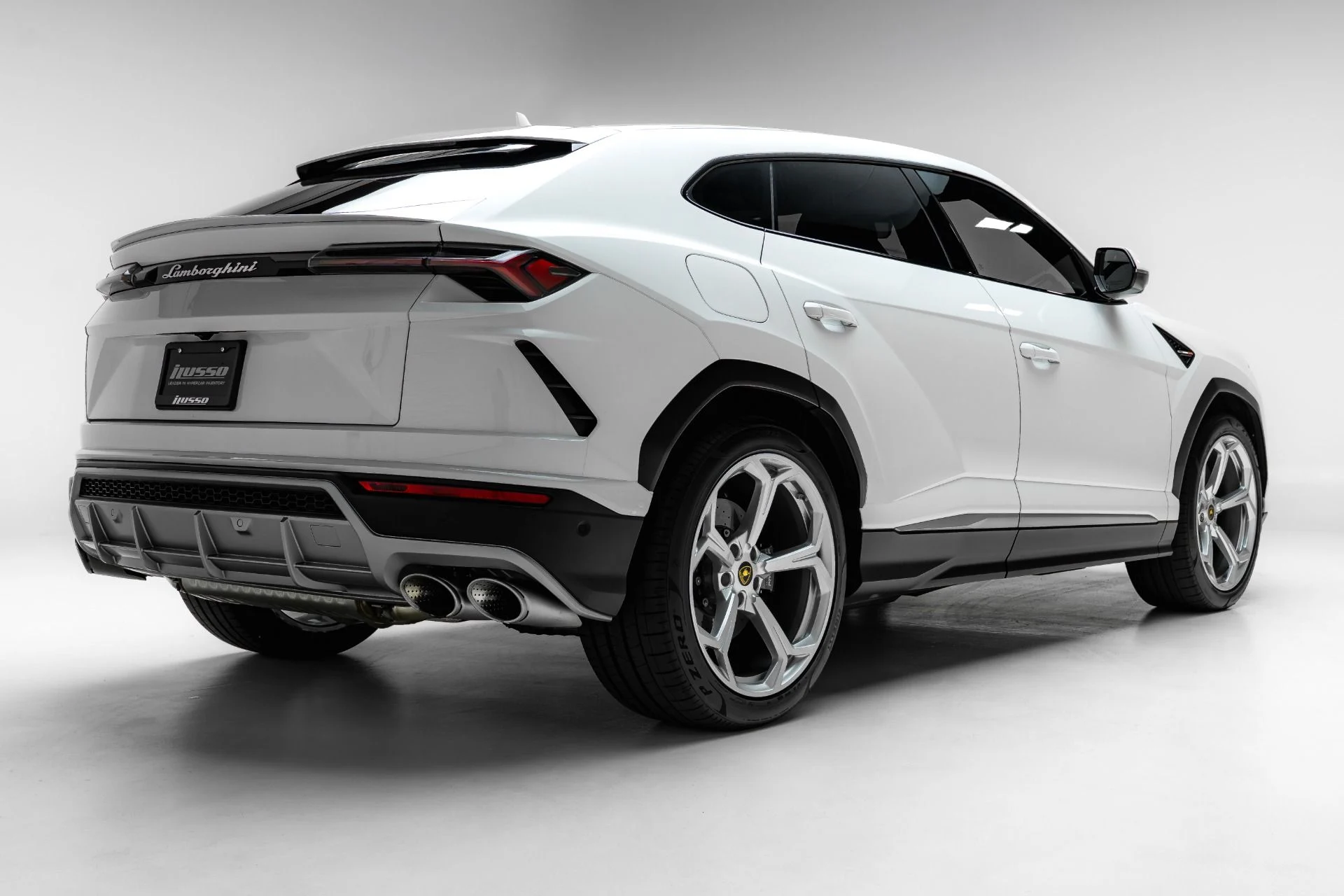 mph020_2155542067_Used_2020_Lamborghini_Urus_1780965465_463e536437
