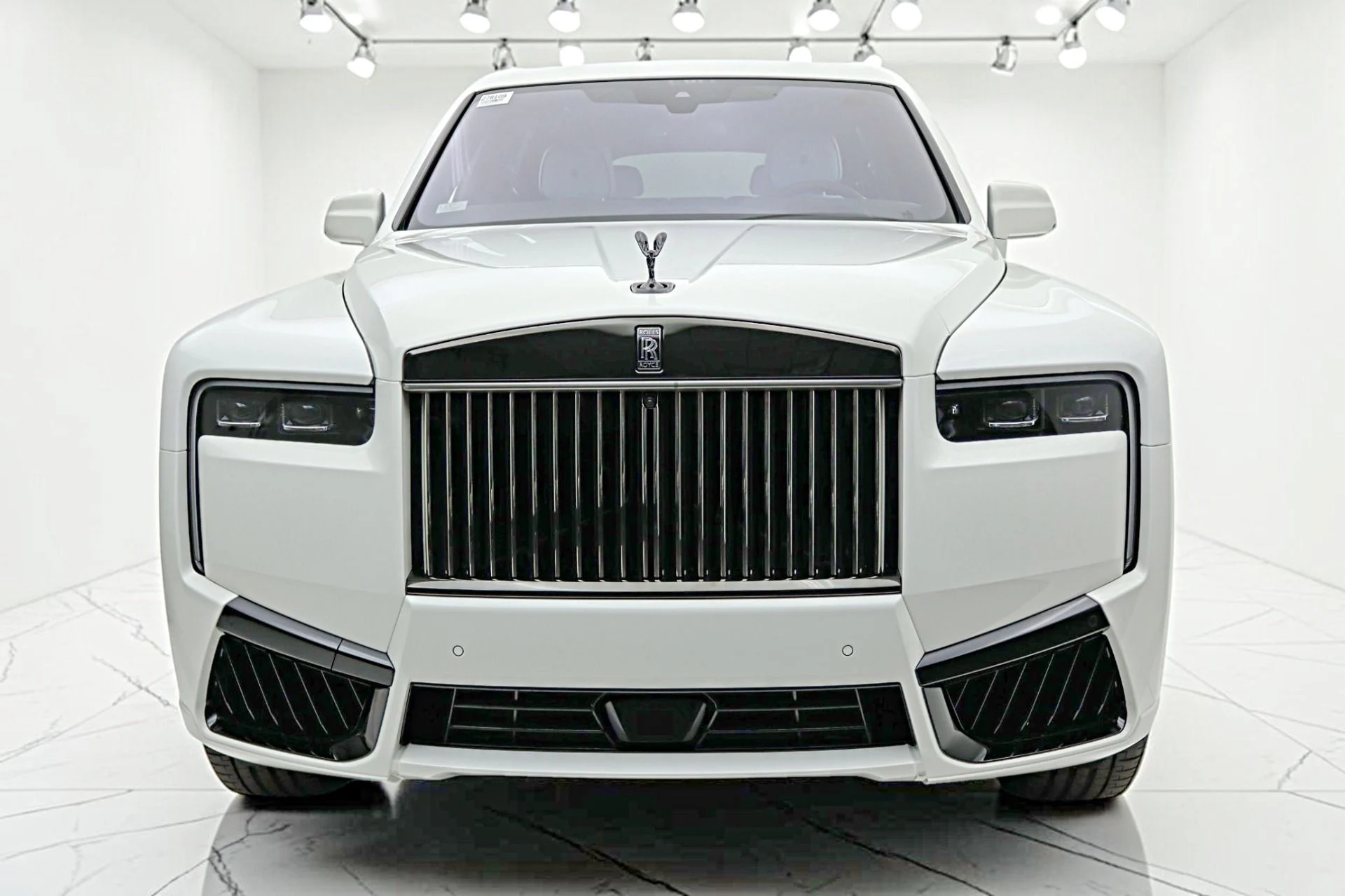 mph020_2156710686_New_2027_Rolls_Royce_Black_Badge_Cullinan_02b311237a