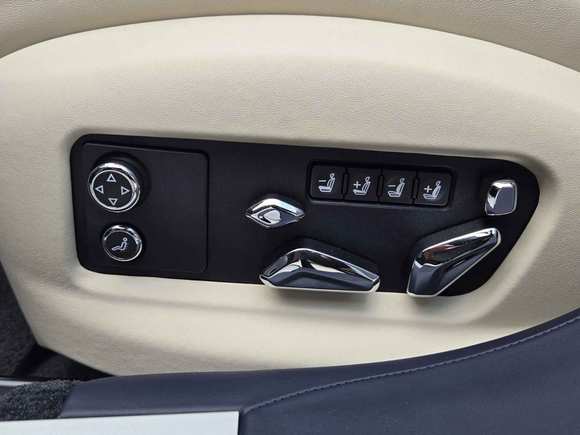 mph020_2158431247_d7b17529b8d94ecee66c7770dc19cecax_e71eb64415