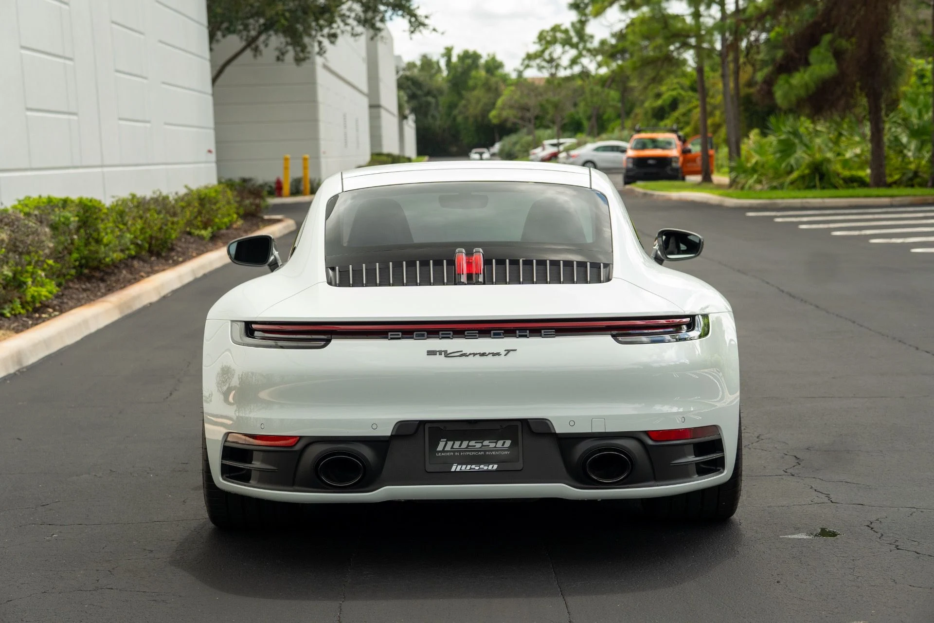mph020_2179064223_Used_2024_Porsche_911_Carrera_T_1759284077_cb4b1ab6d9