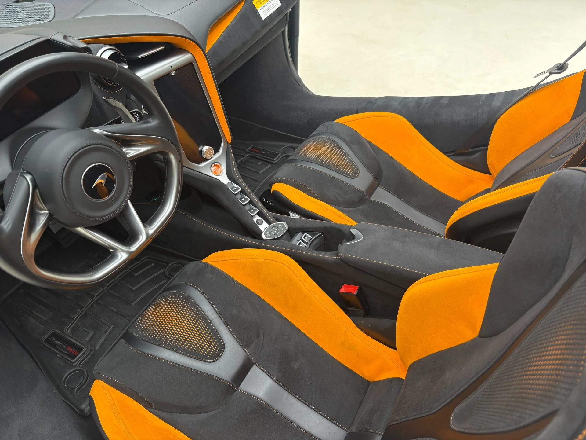 mph020_2179222721_Used_2025_Mc_Laren_750_S_Spider_1777582605_019ad8f9ee