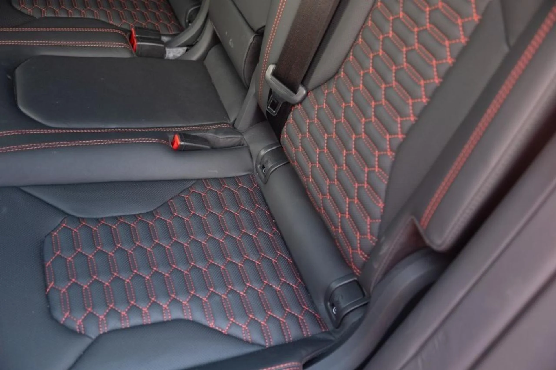 mph020_2181014190_88d6a90f760c25b20a7b3a8520dc0b86_c120e49c40