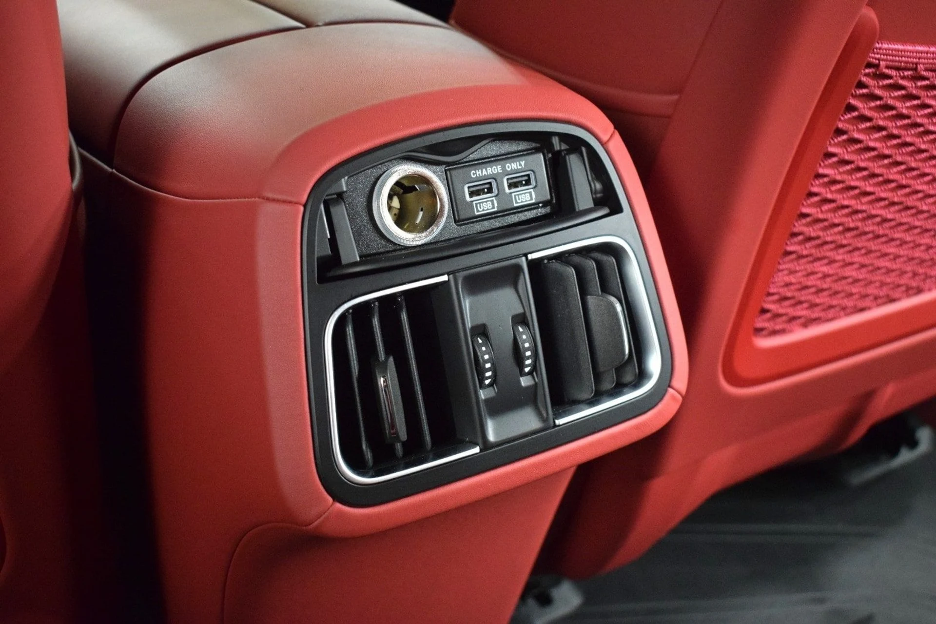 mph020_2195827559_e24e8ae9ee515925d9c59fdb93facb99x_3201c0c46b