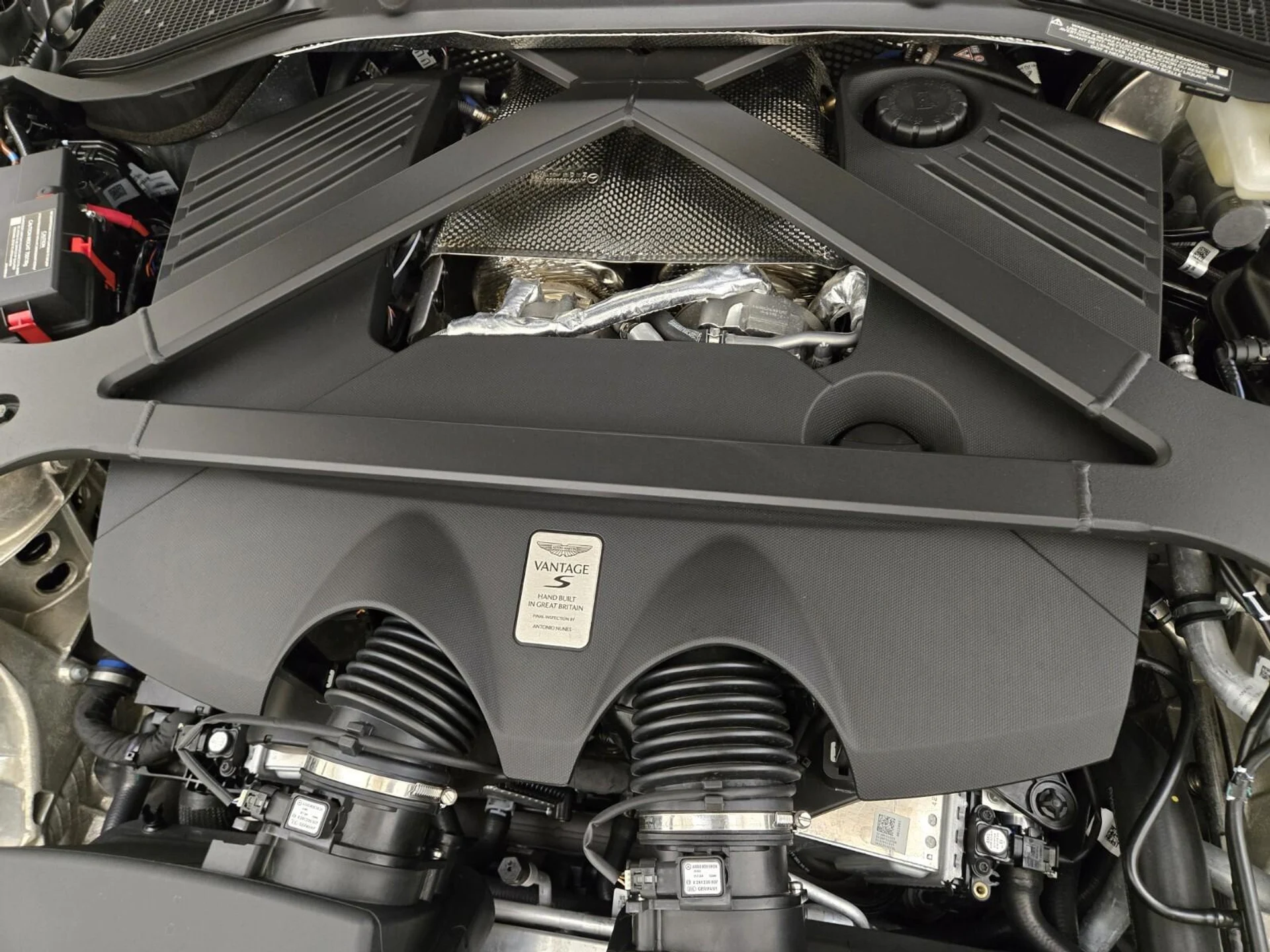 mph020_2198934696_New_2026_Aston_Martin_Vantage_S_1775539081_ccca210ec8