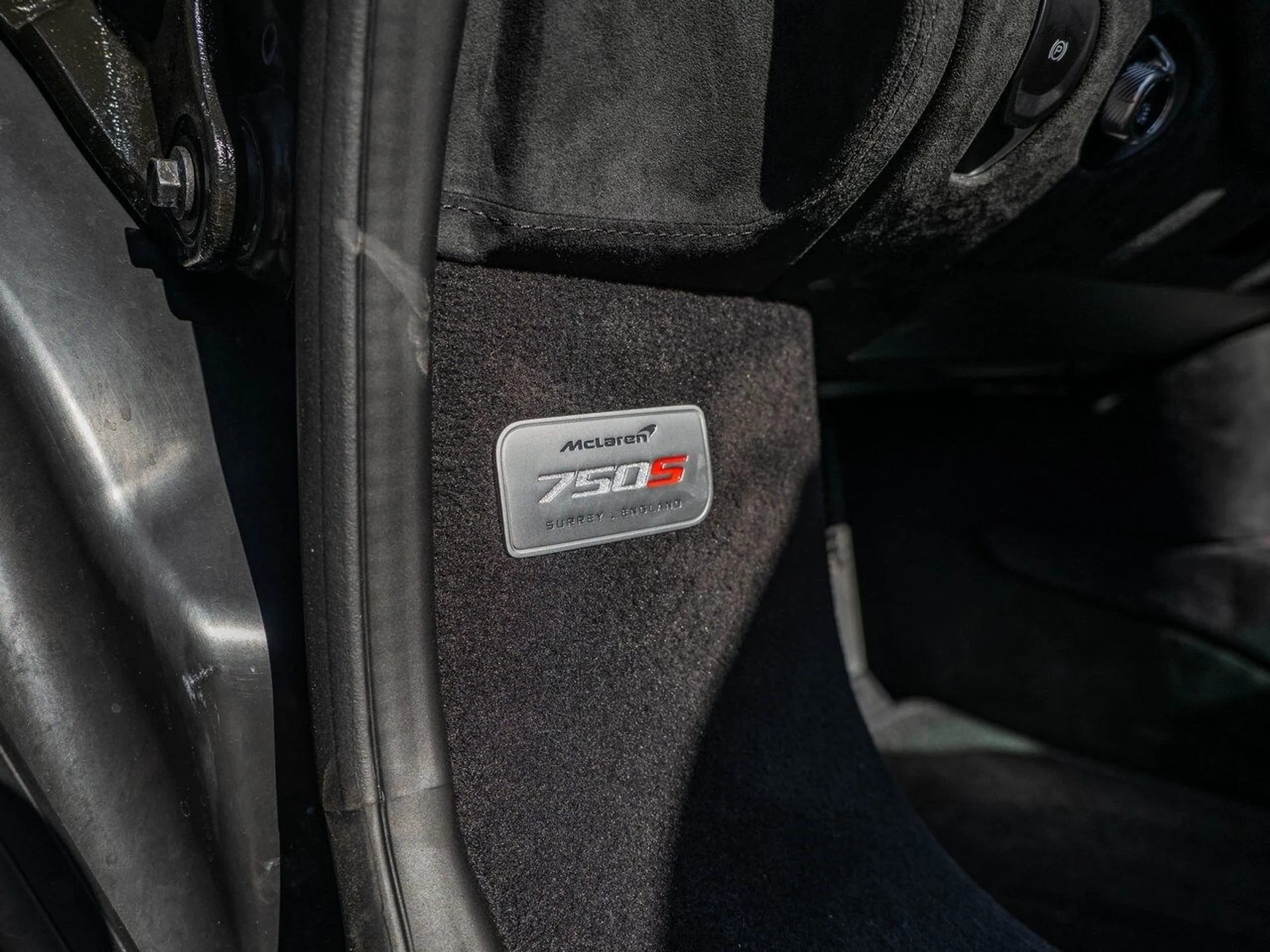 mph020_2210877222_7ae2e450a8afe5754ed05ad17fb8a5edx_2ea6a9277d