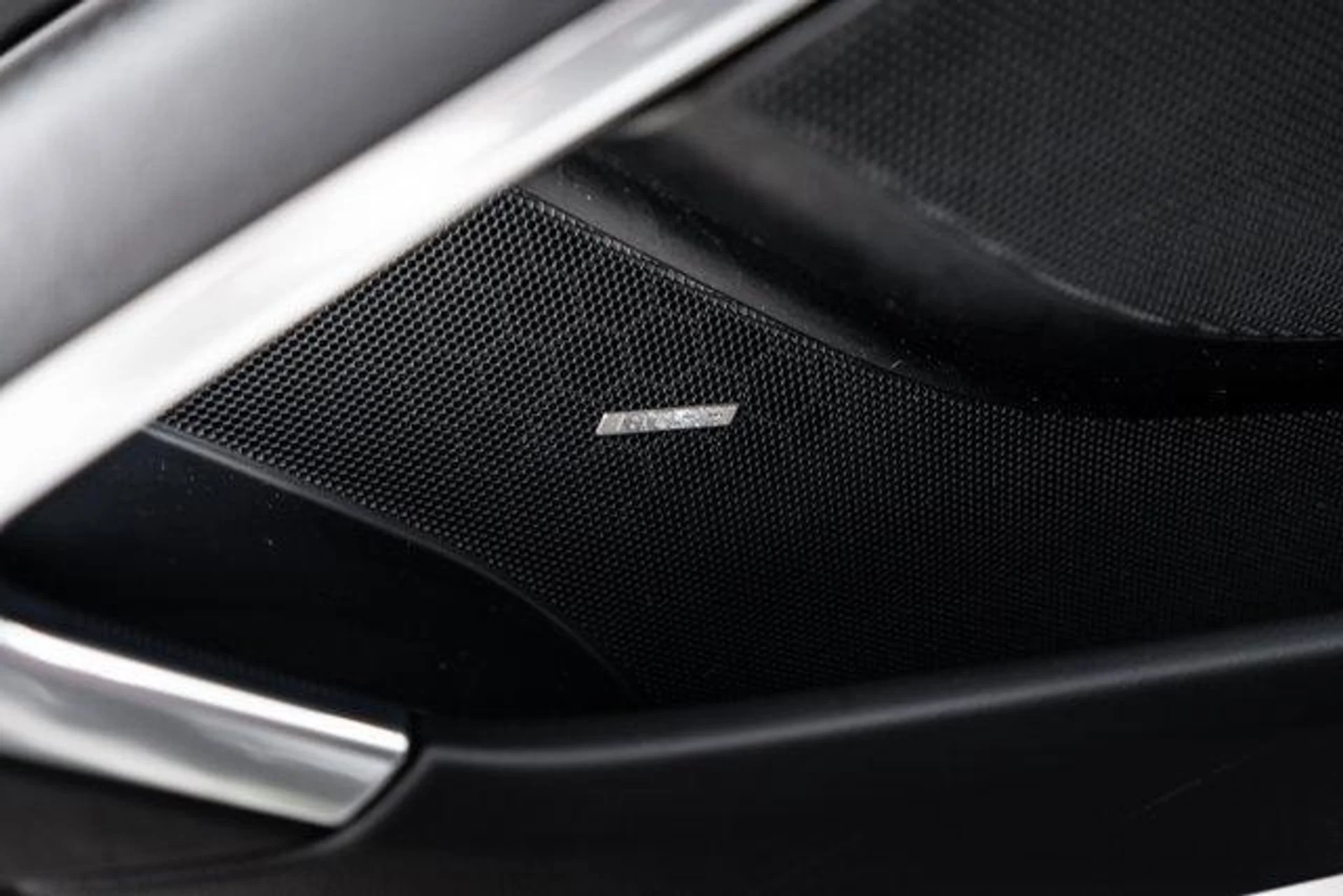 mph020_2221251375_P81_WK_82u_T8j_A16_J84_L17_B7k_Gx_Q_7363342664