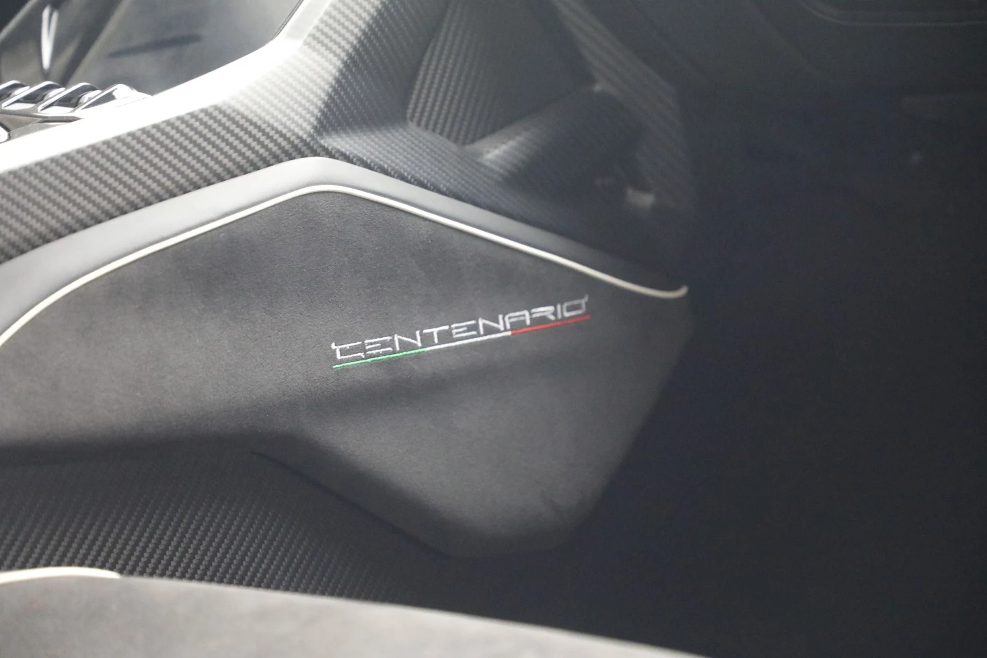 mph020_2228352868_Used_2017_Lamborghini_Centenario_Roadster_1778176880_7e9bb82dfc
