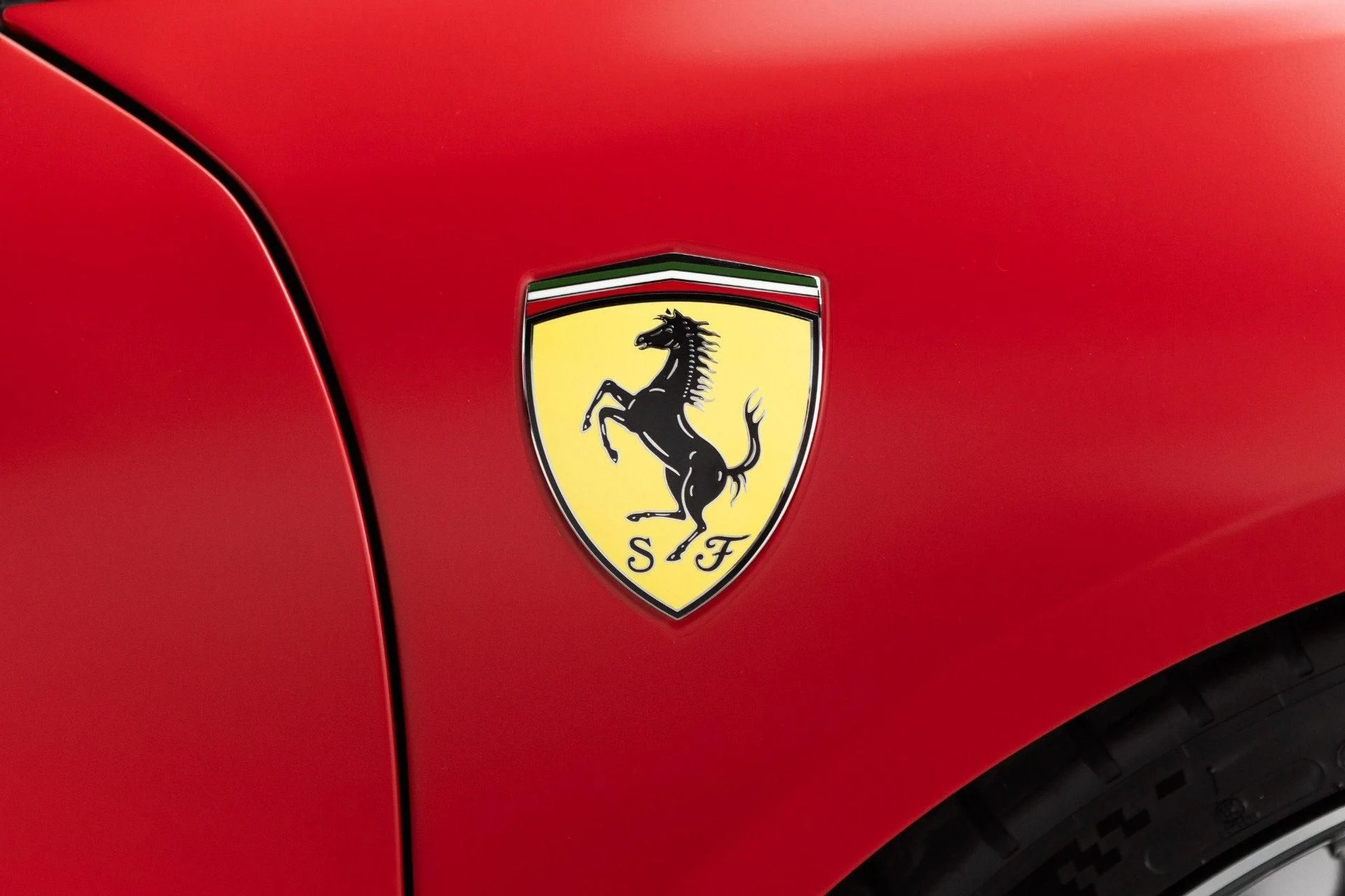 mph020_22285890_Used_2024_Ferrari_296_GTB_1777367523_12be2c332e