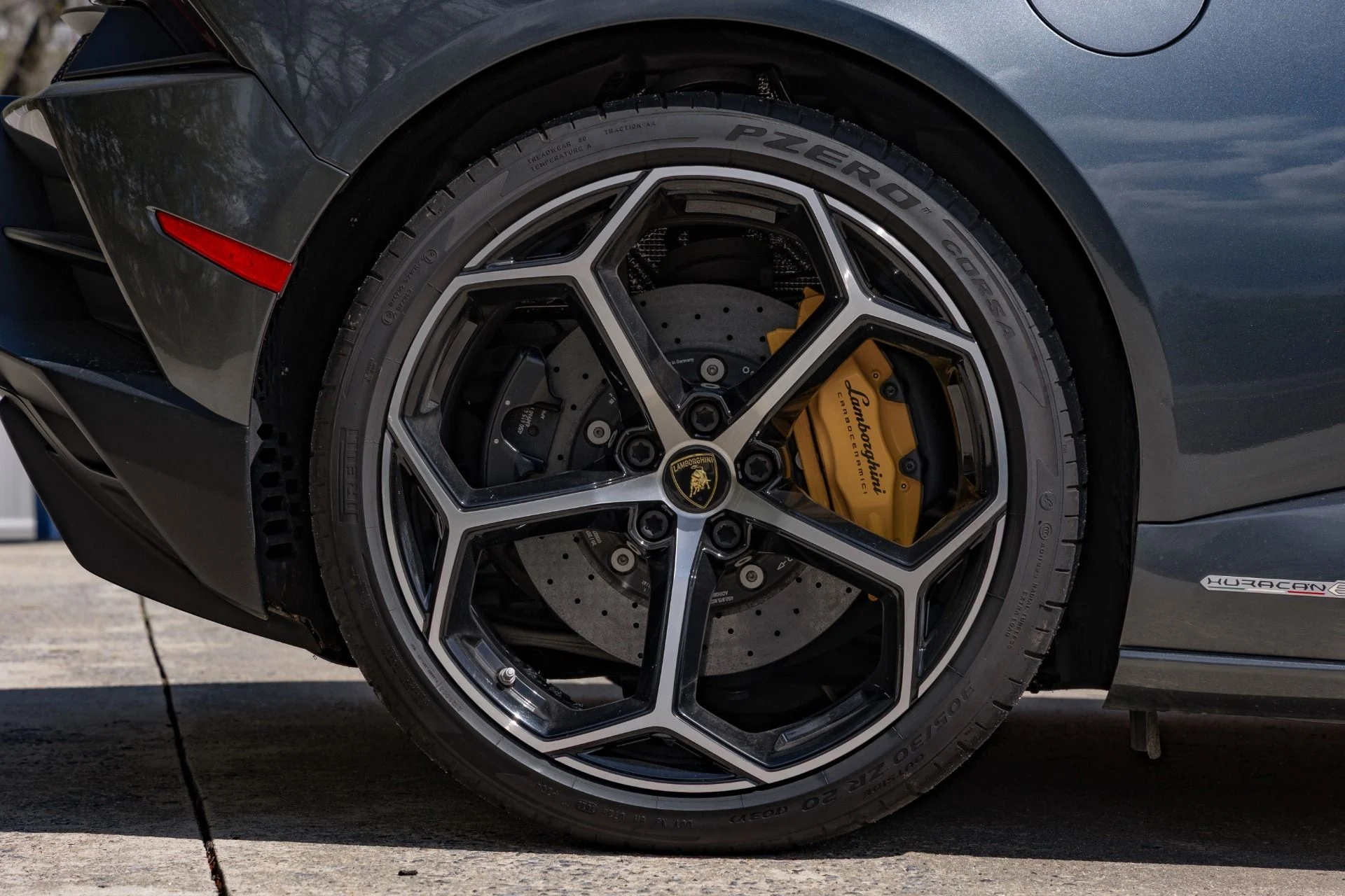 mph020_2229055979_Used_2020_Lamborghini_Huracan_EVO_Spyder_1777655683_87d05d3bb3