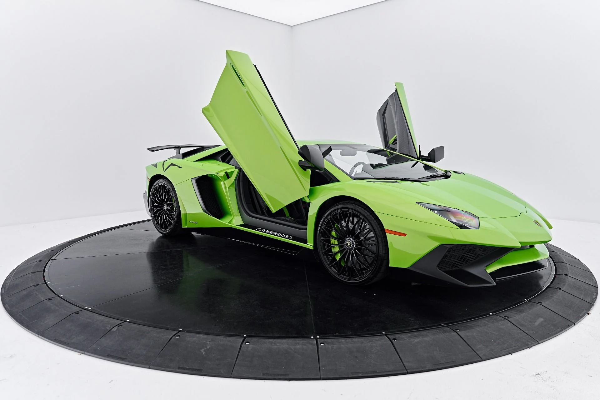 mph020_2234335465_Used_2016_Lamborghini_Aventador_LP_750_4_Super_Veloce_1791227462_12bf275c88