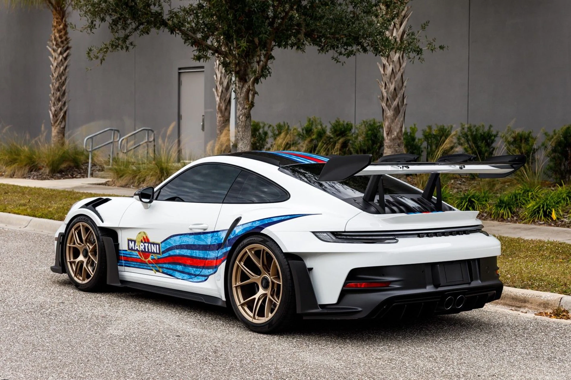 mph020_2253365460_645_p23_l_88684763cb