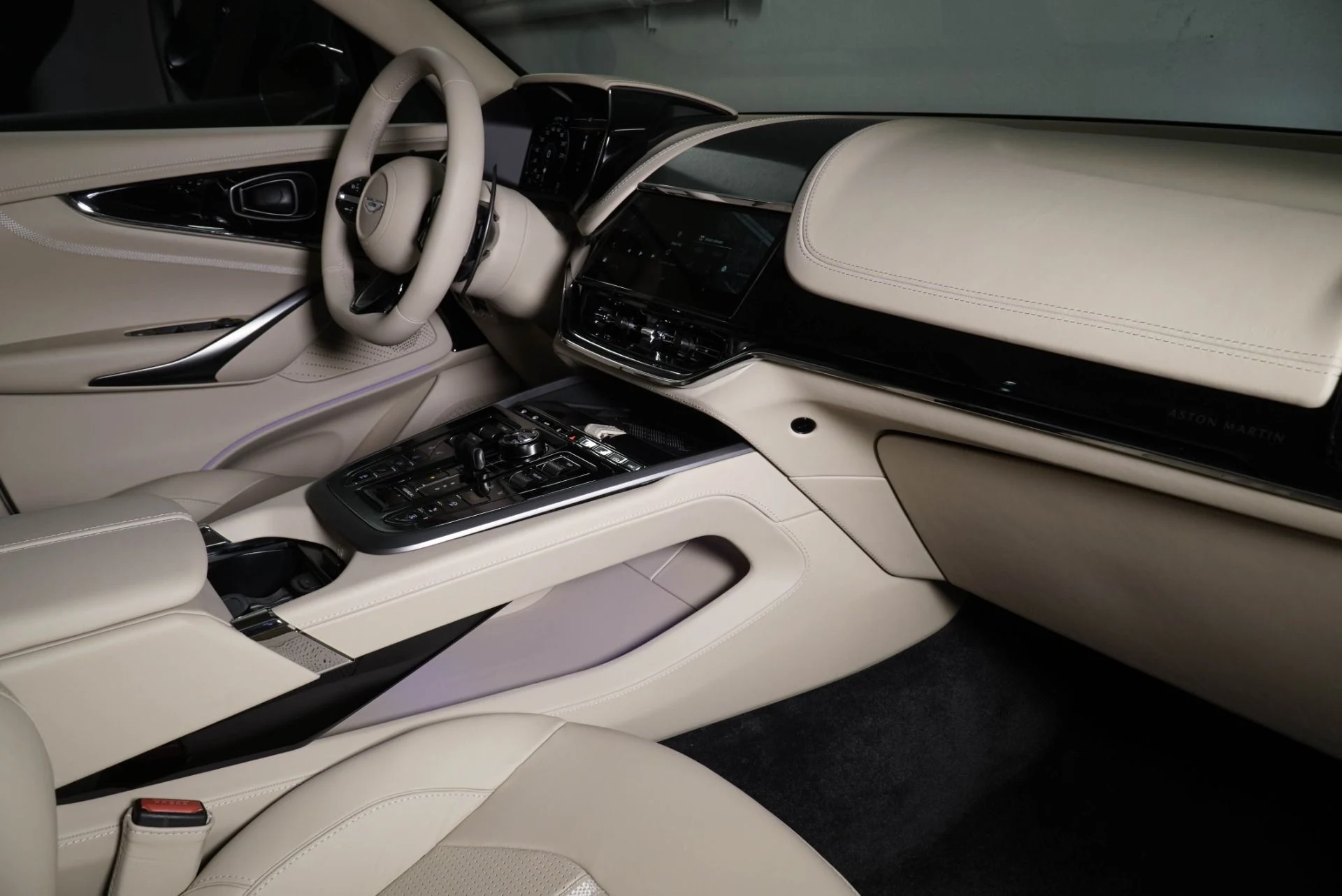 mph020_2256641040_New_2026_Aston_Martin_DBX_707_1765563110_fe3237f6ad