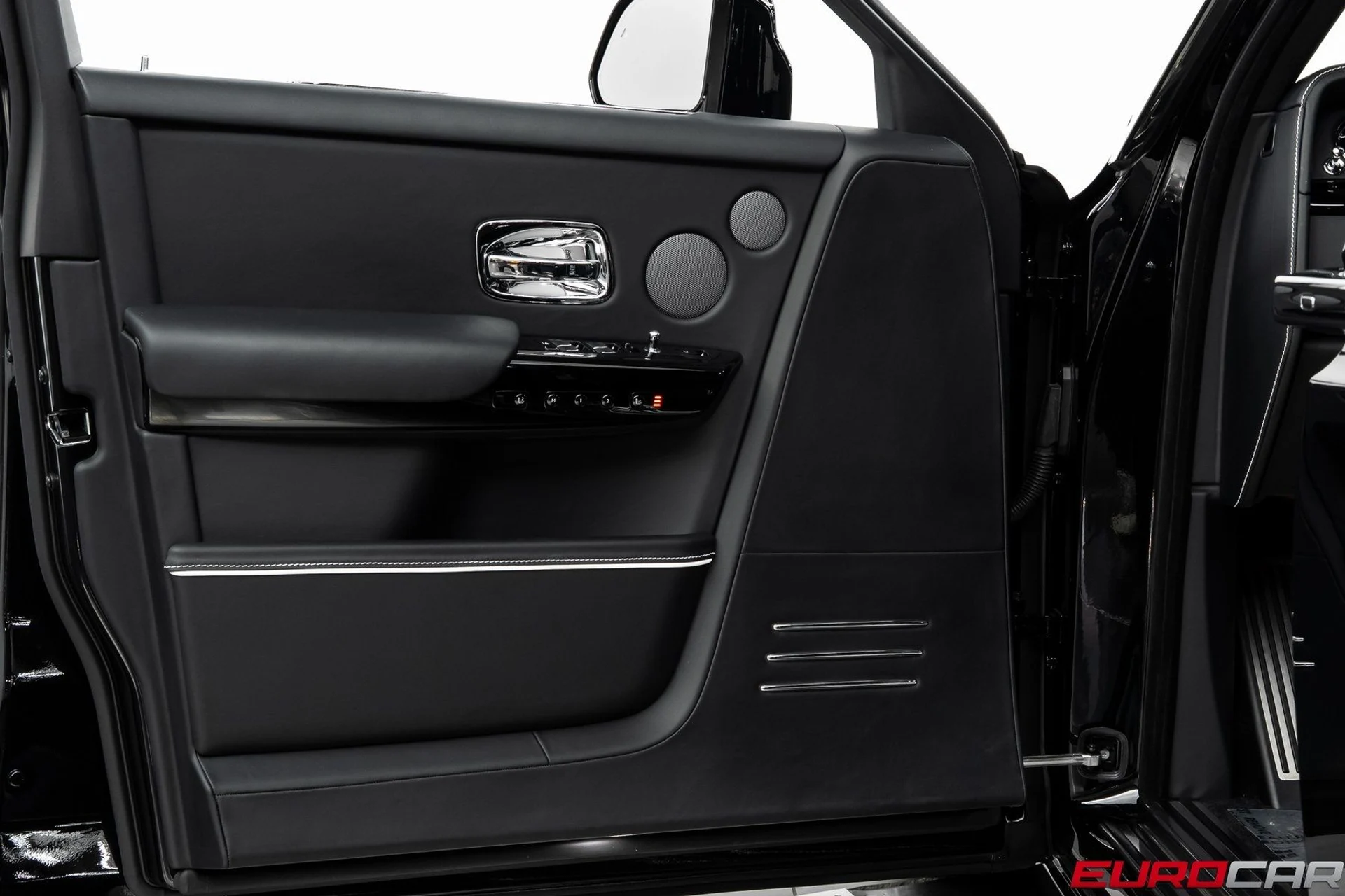 mph020_2270249779_image_21_c888ae2d2f