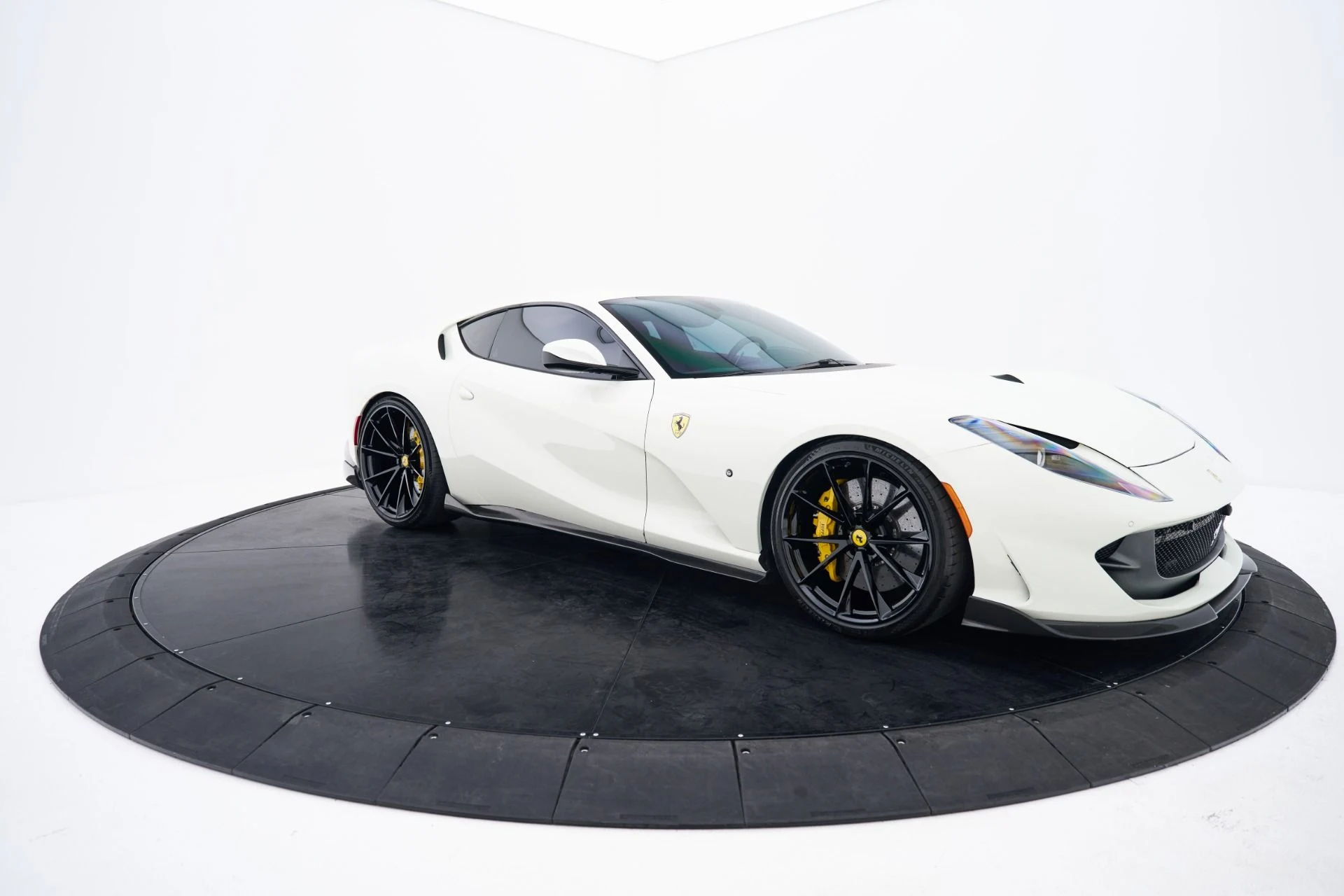 mph020_2271705476_Used_2018_Ferrari_812_Superfast_Base_1793220990_e071ef8227