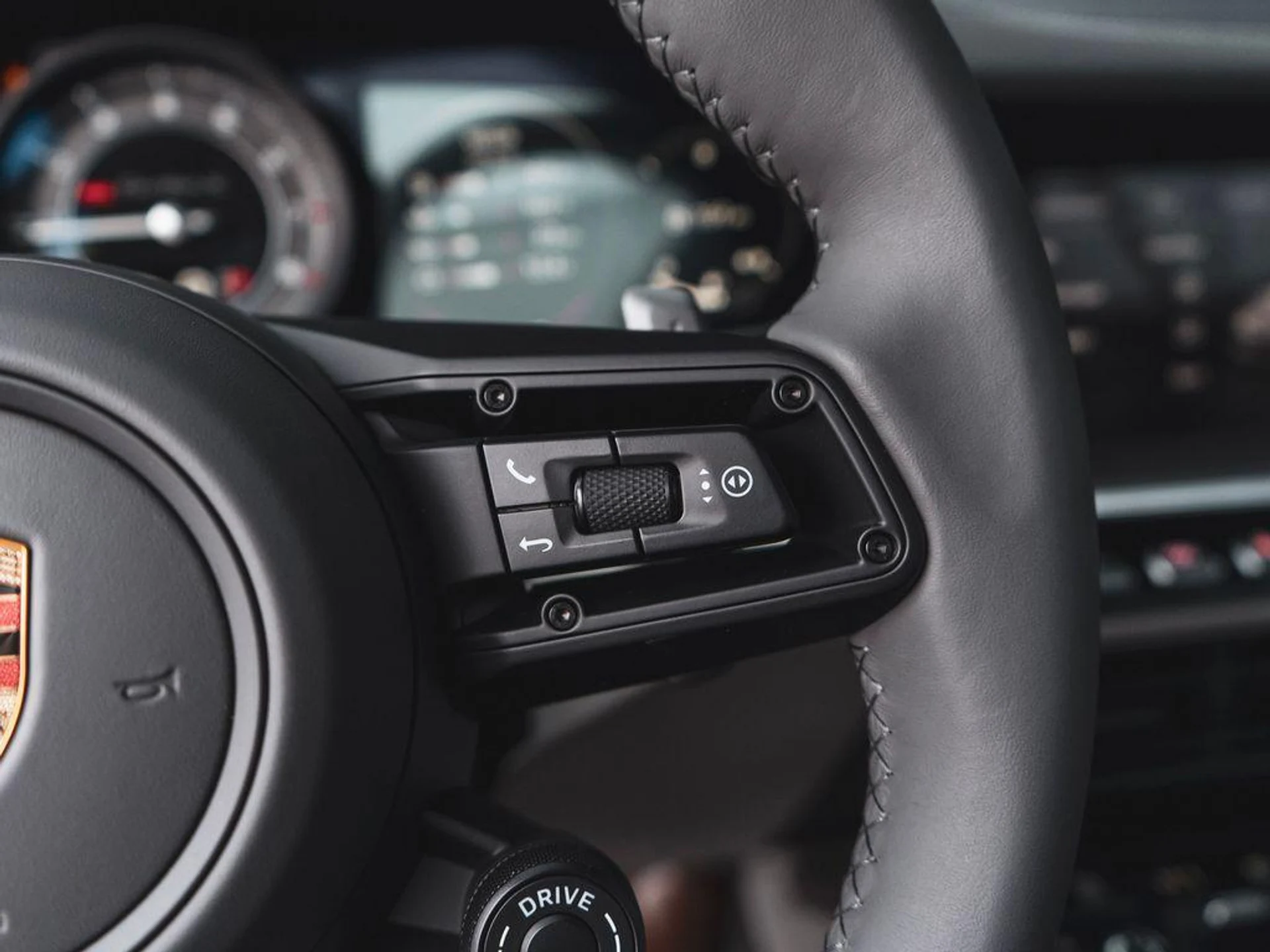 mph020_2271935778_t_Nwt_Kzg_Ida_Y_Kuao_Pg_Gm_Um20_WM_2_Q_293f008bee