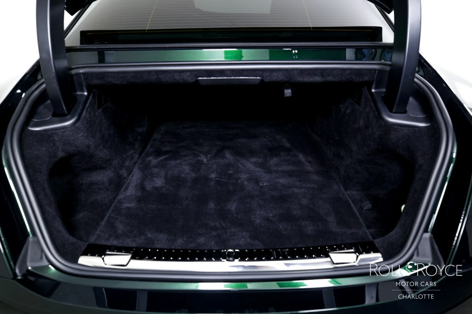 mph020_2282098008_Used_2024_Rolls_Royce_Spectre_1744988373_3363a0f87b