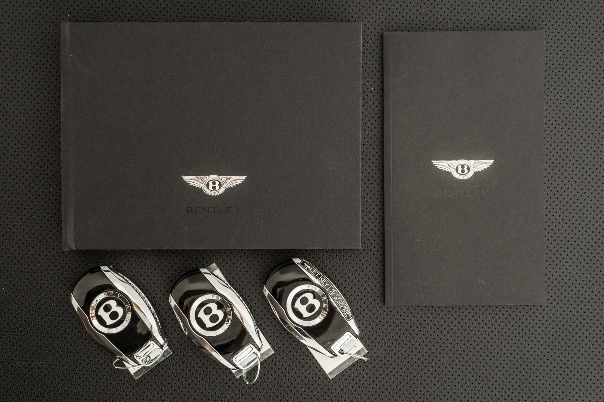 mph020_228903308_Used_2023_Bentley_Flying_Spur_Azure_1755704000_4e181a50e5