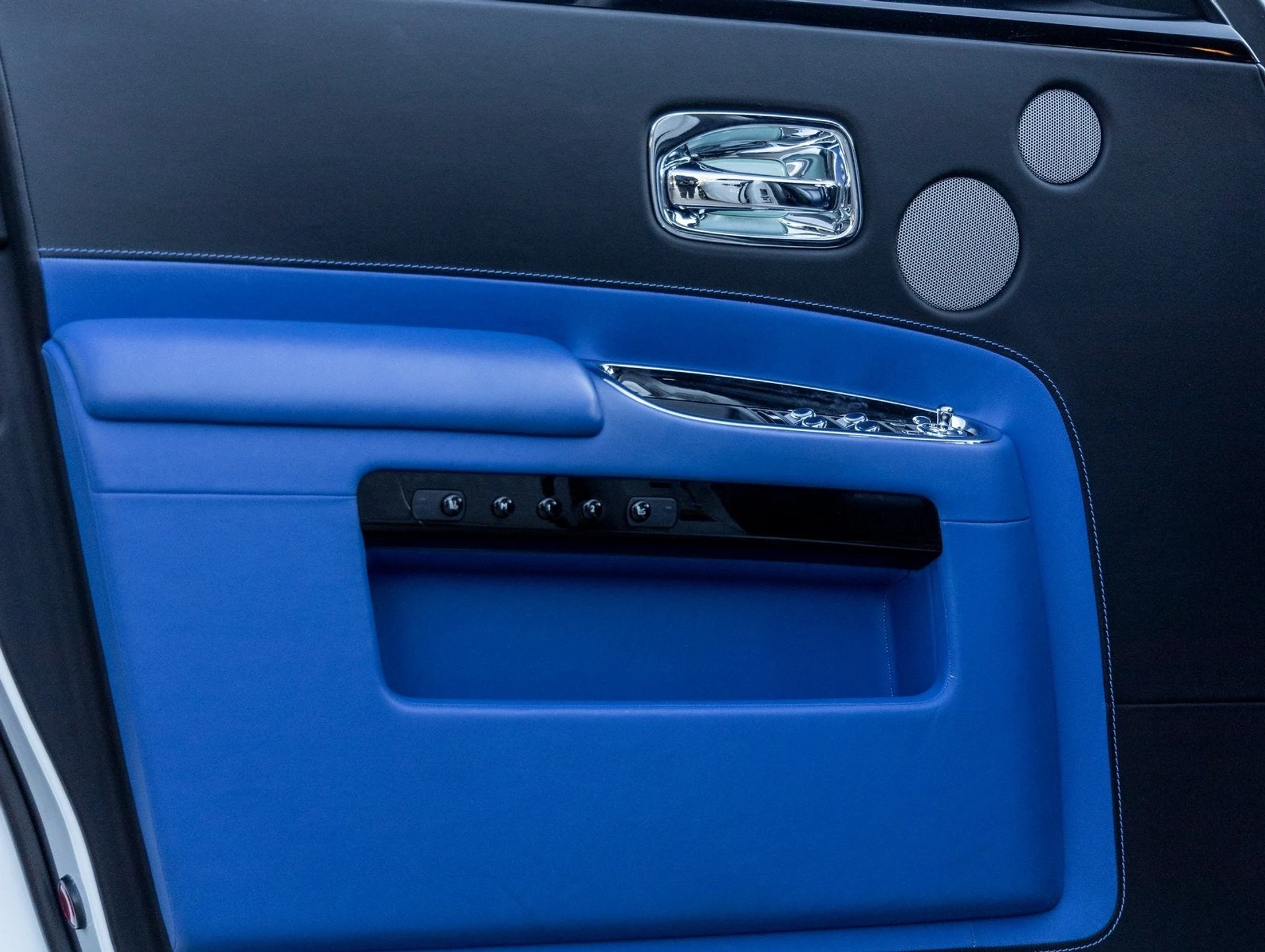 mph020_2291386162_21_d03017a02d