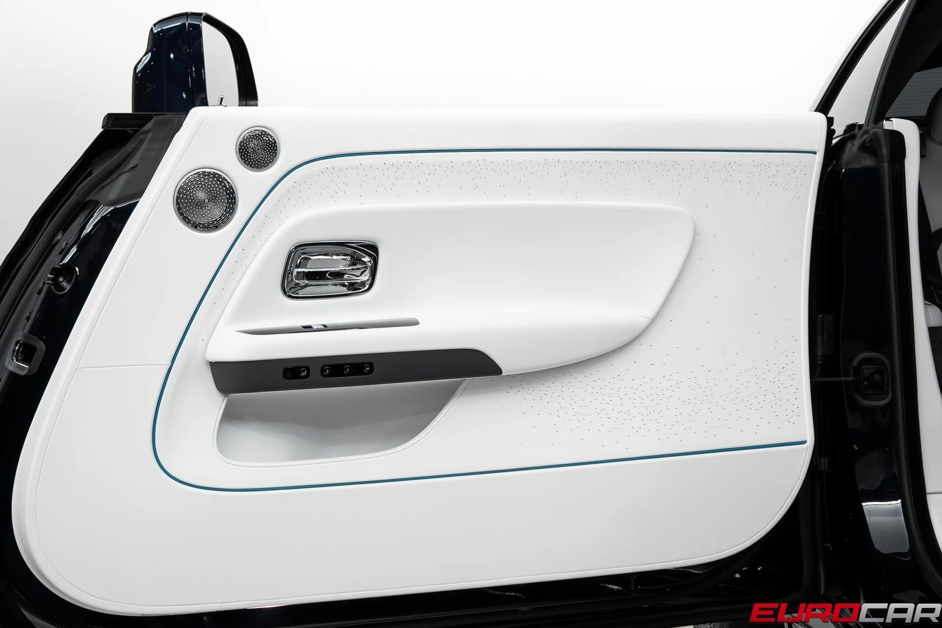 mph020_2298512799_image_21_1371e439d1