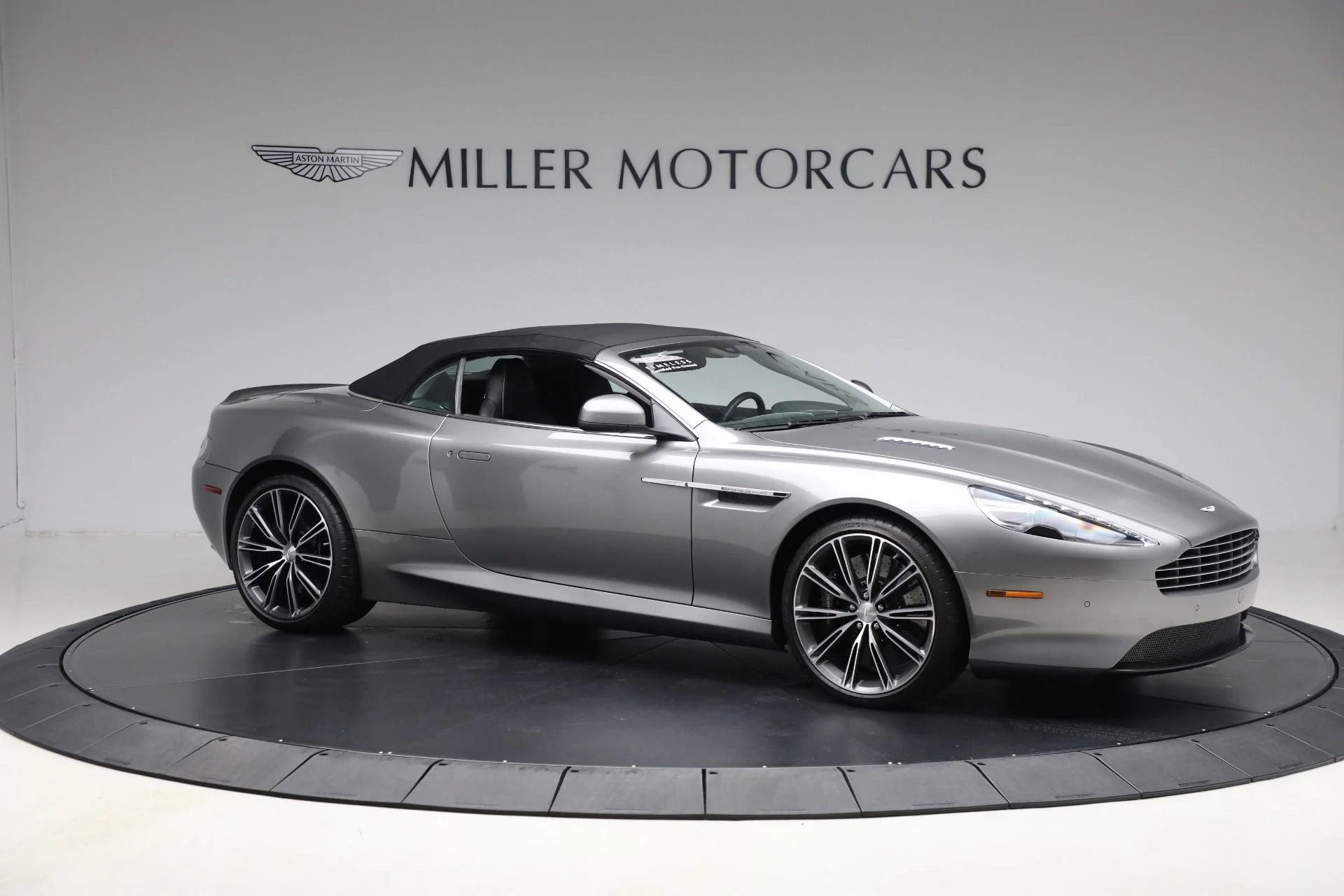 mph020_2299296773_Used_2015_Aston_Martin_DB_9_Volante_5e19d33d09
