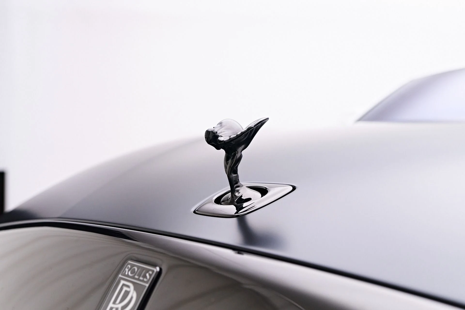 mph020_2300594466_Used_2025_Rolls_Royce_Spectre_1753213338_7cec28331e
