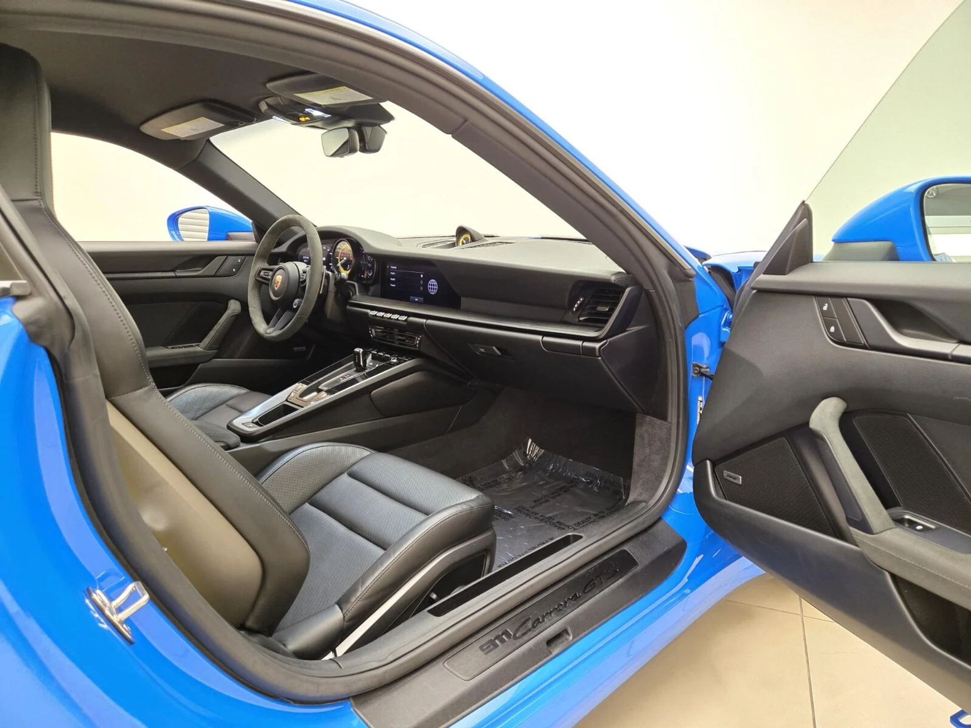 mph020_2301636461_Used_2022_Porsche_911_1768891659_0f6b1be53a