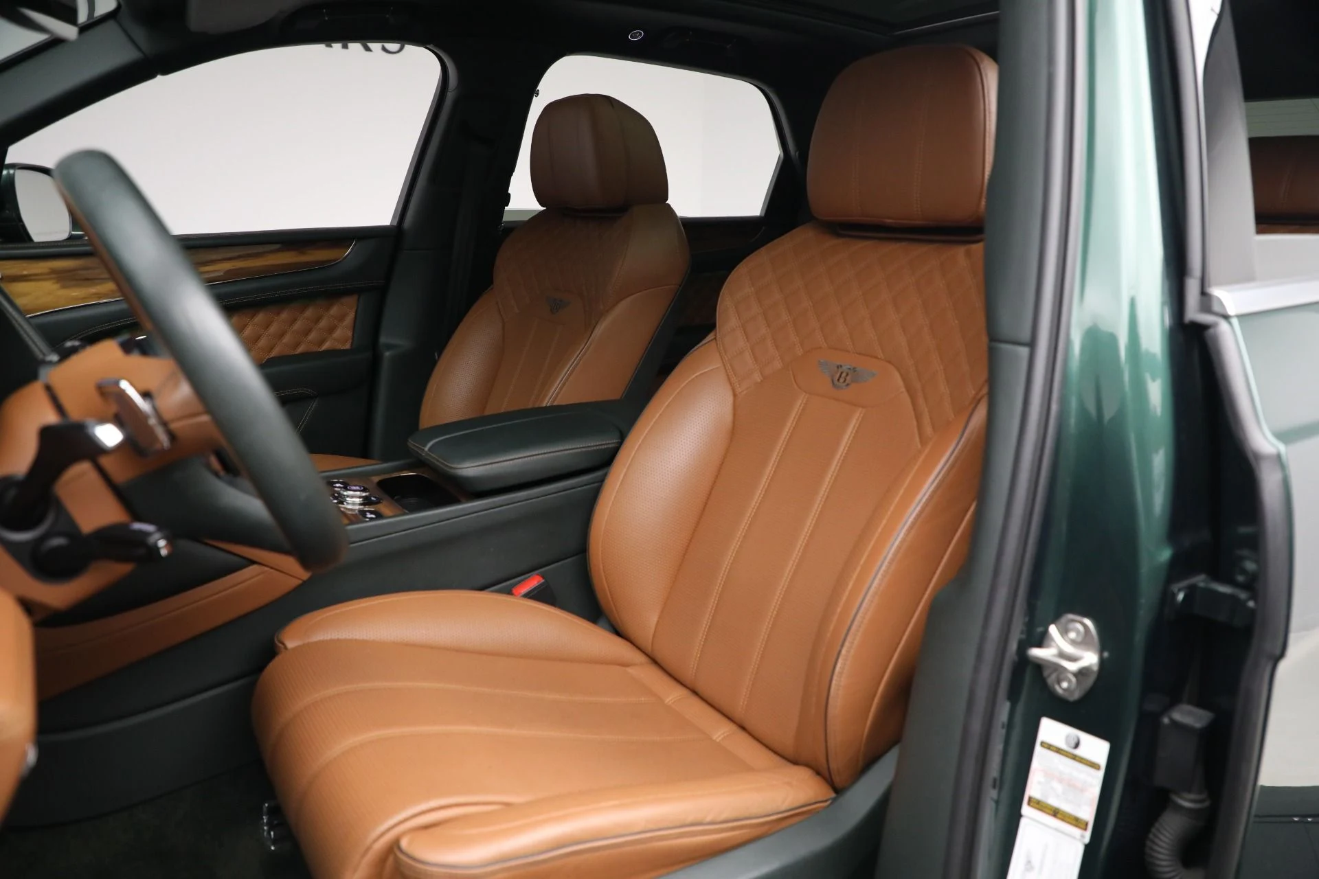 mph020_2307195595_Used_2021_Bentley_Bentayga_V8_1757447431_422de9562f