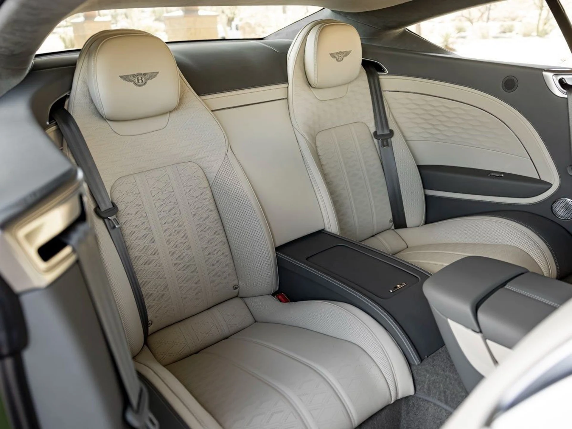 mph020_2313280109_21_c6680f6f8f