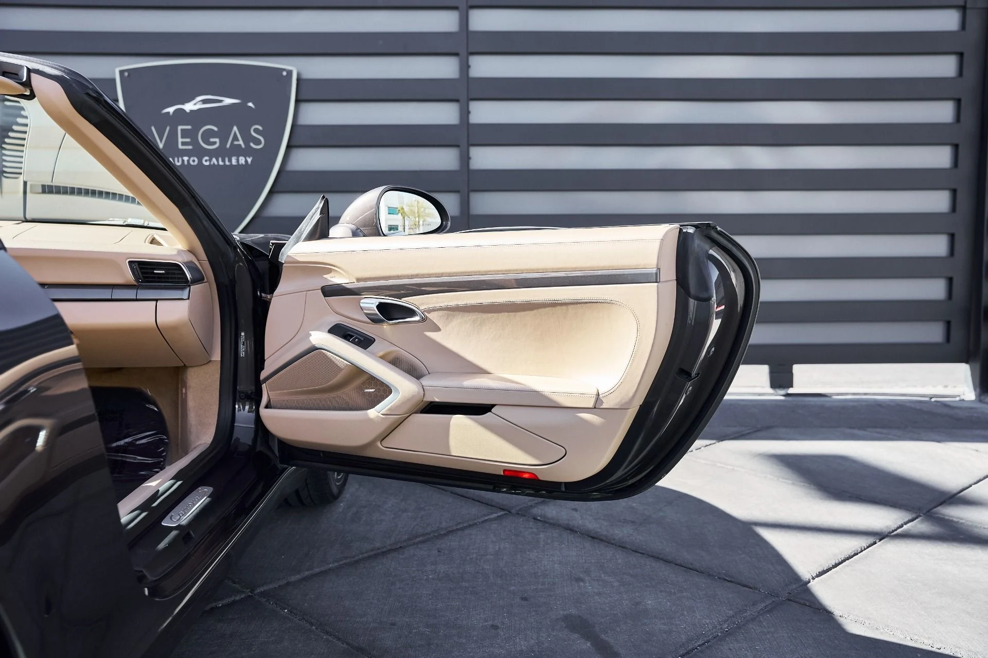 mph020_2314264441_Used_2015_Porsche_911_Carrera_S_1768869347_32f0bdd35b