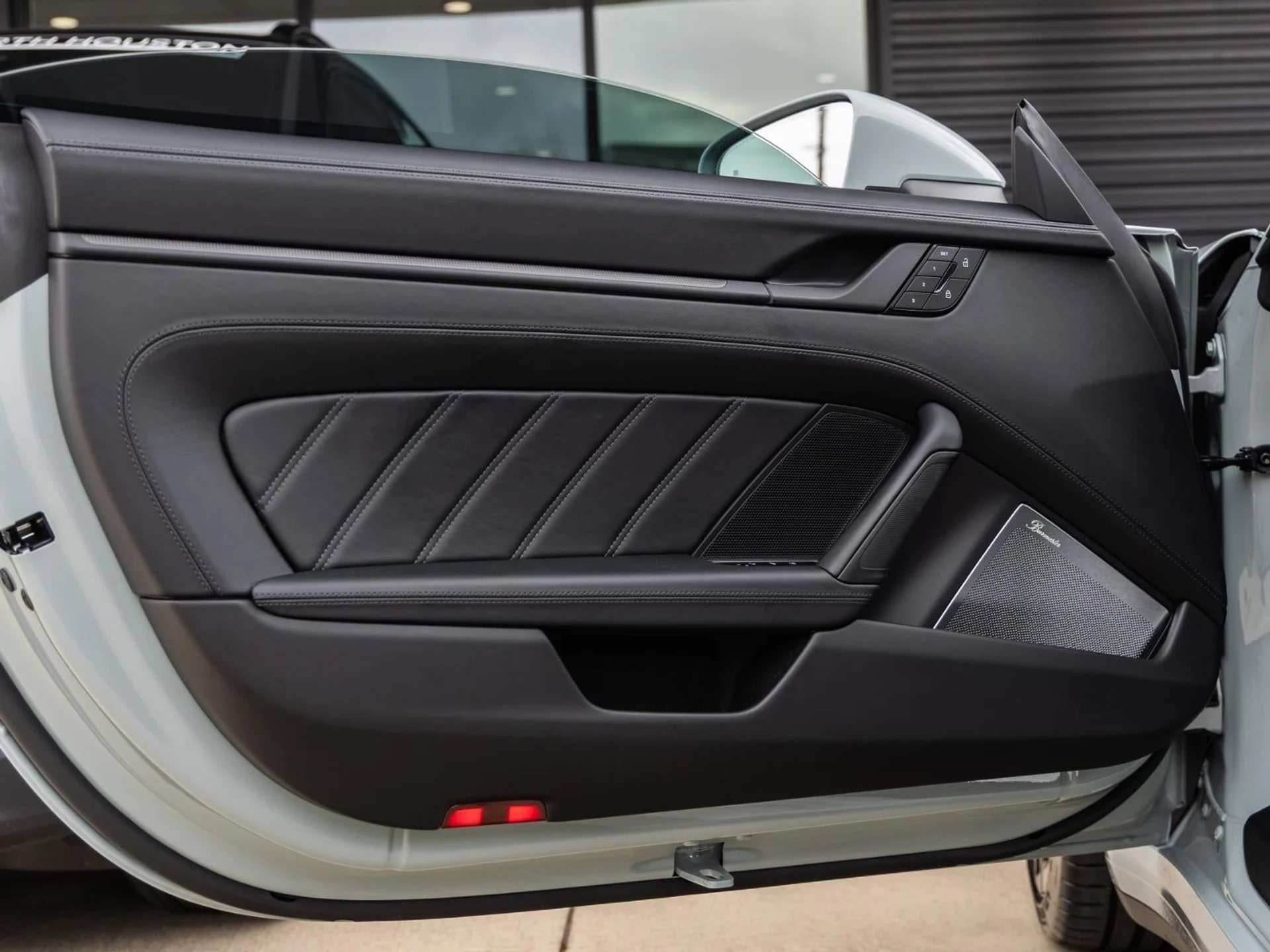 mph020_2320937917_21_977f00e379