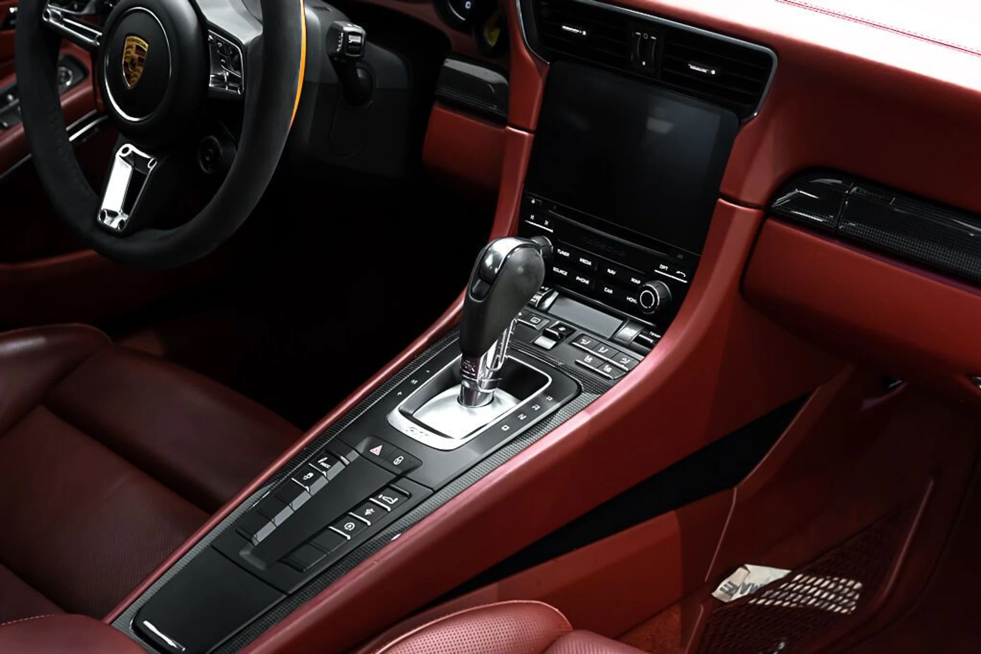 mph020_2322740726_porsche_911_2018_jpg_v_1773863537_e913ce095d