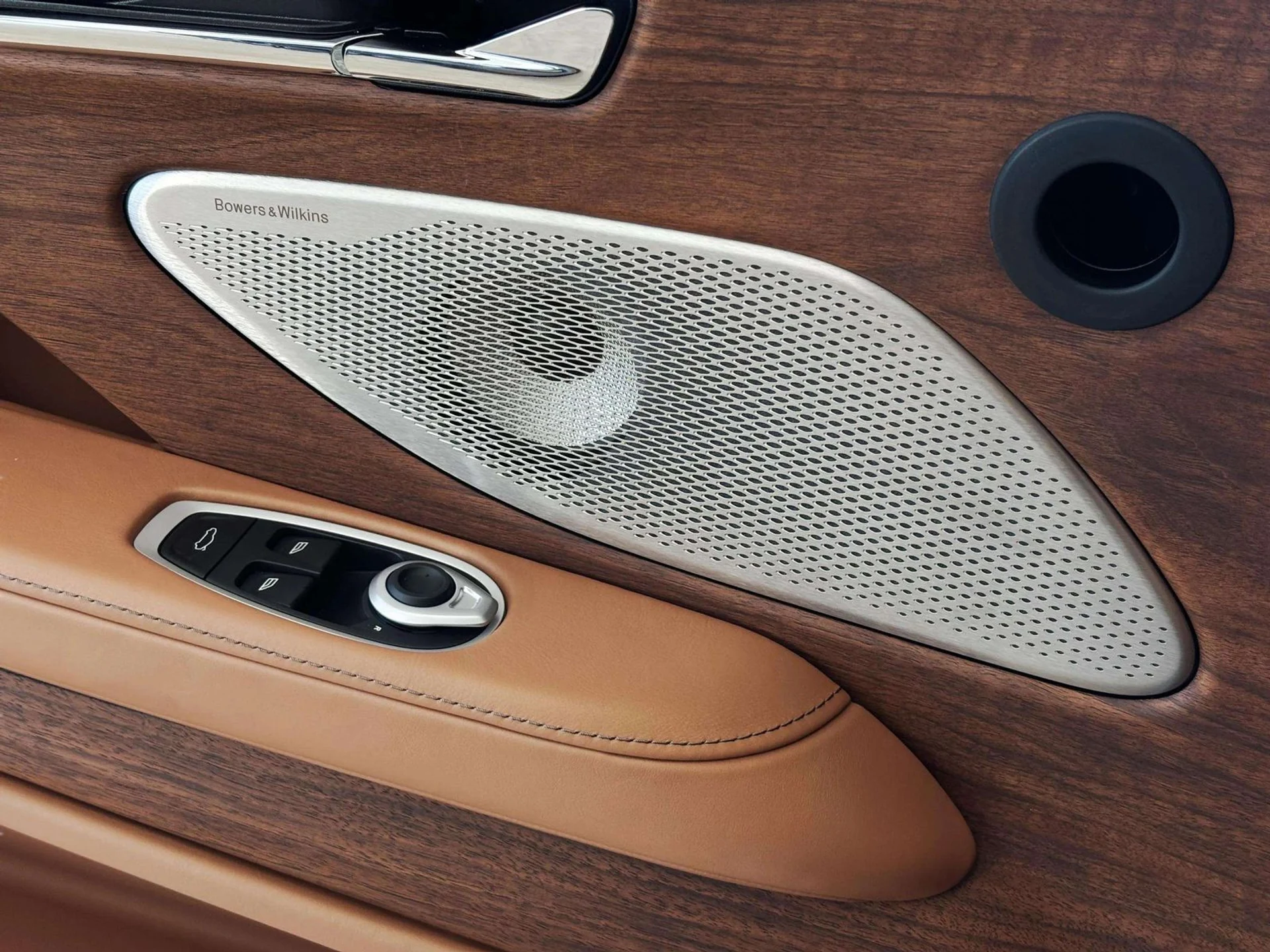 mph020_2325400553_1e8db485_2751_4be9_b3f7_392693626d44_21ab861e23