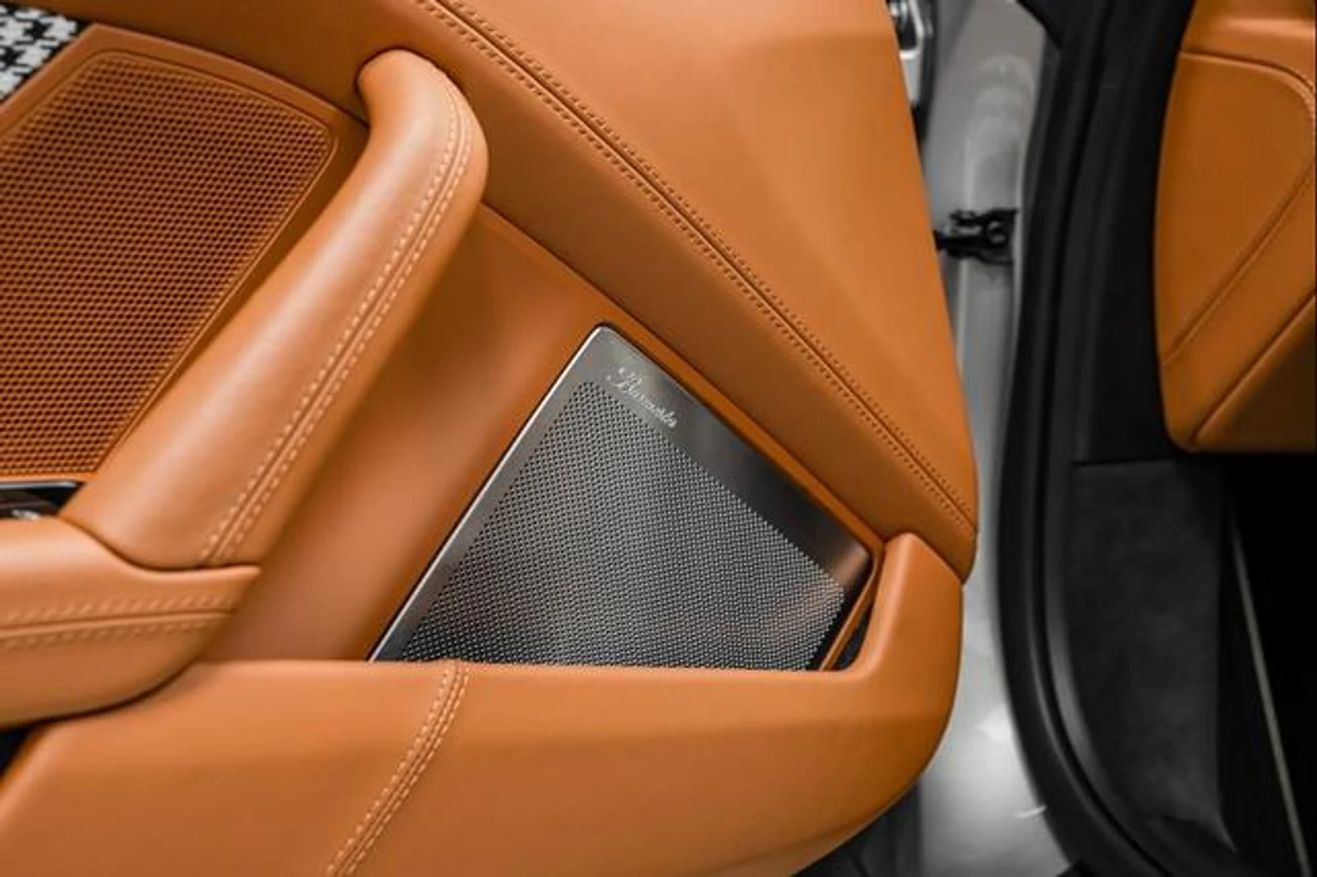 mph020_2326963017_rtue_I_Yg_Tbpgb_Jbn35_P_Otk_Oc_Hq_E_05c68a0f18